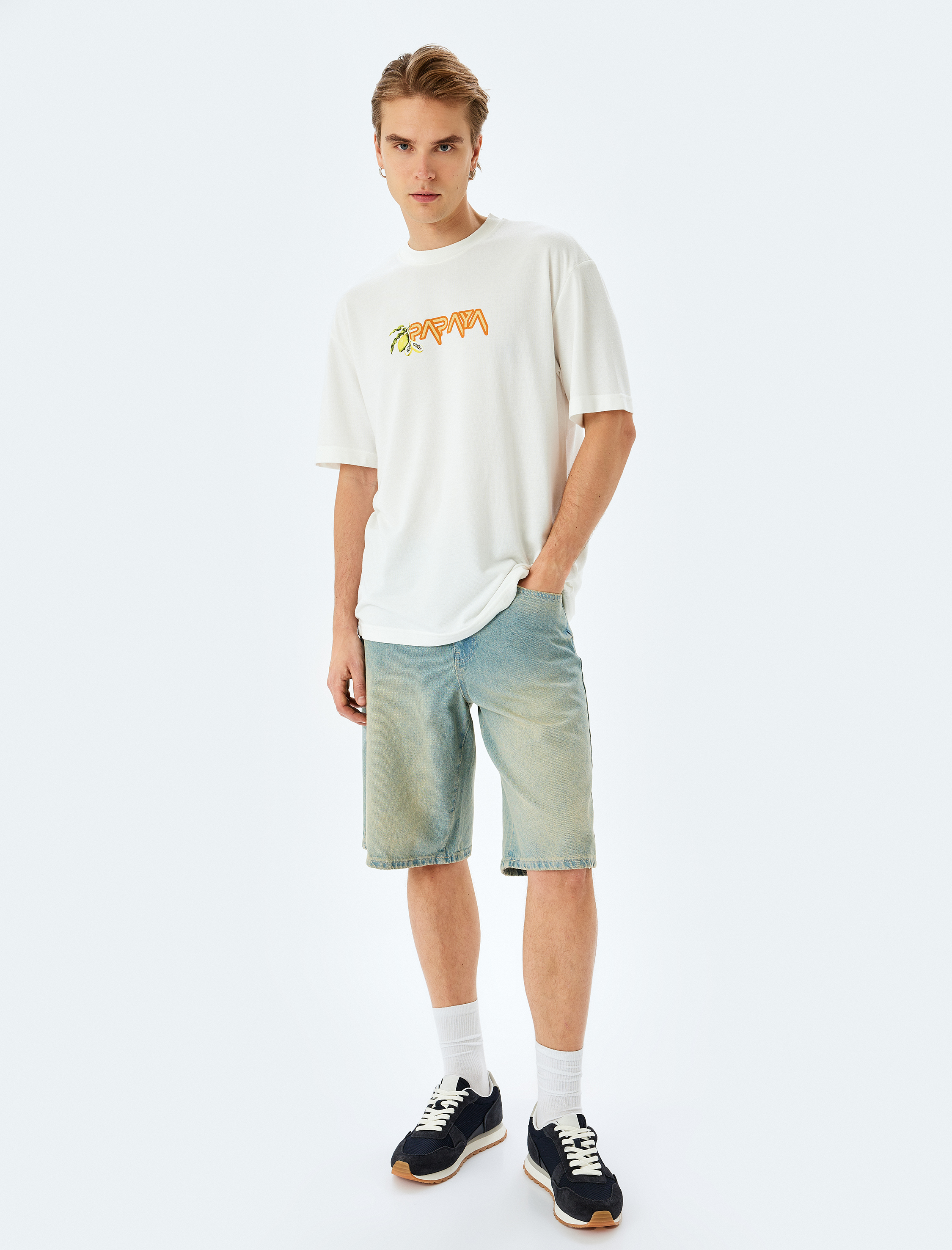   Kısa Kollu Viskon Karışımlı Bisiklet Yaka Oversize Arkası Baskılı Tişört