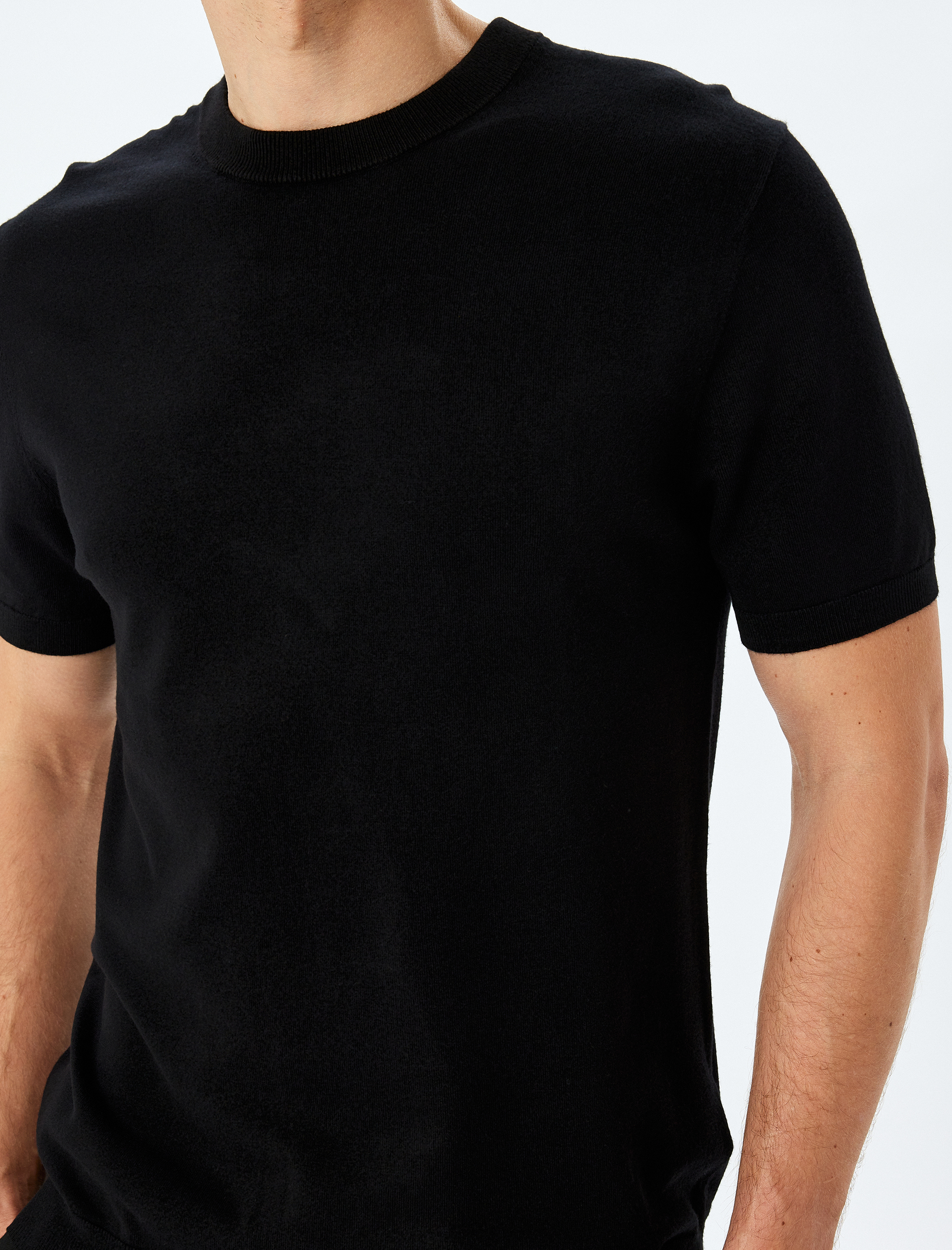   Regular Fit Bisiklet Yaka Viskon Basic Kısa Kollu Triko Tişört