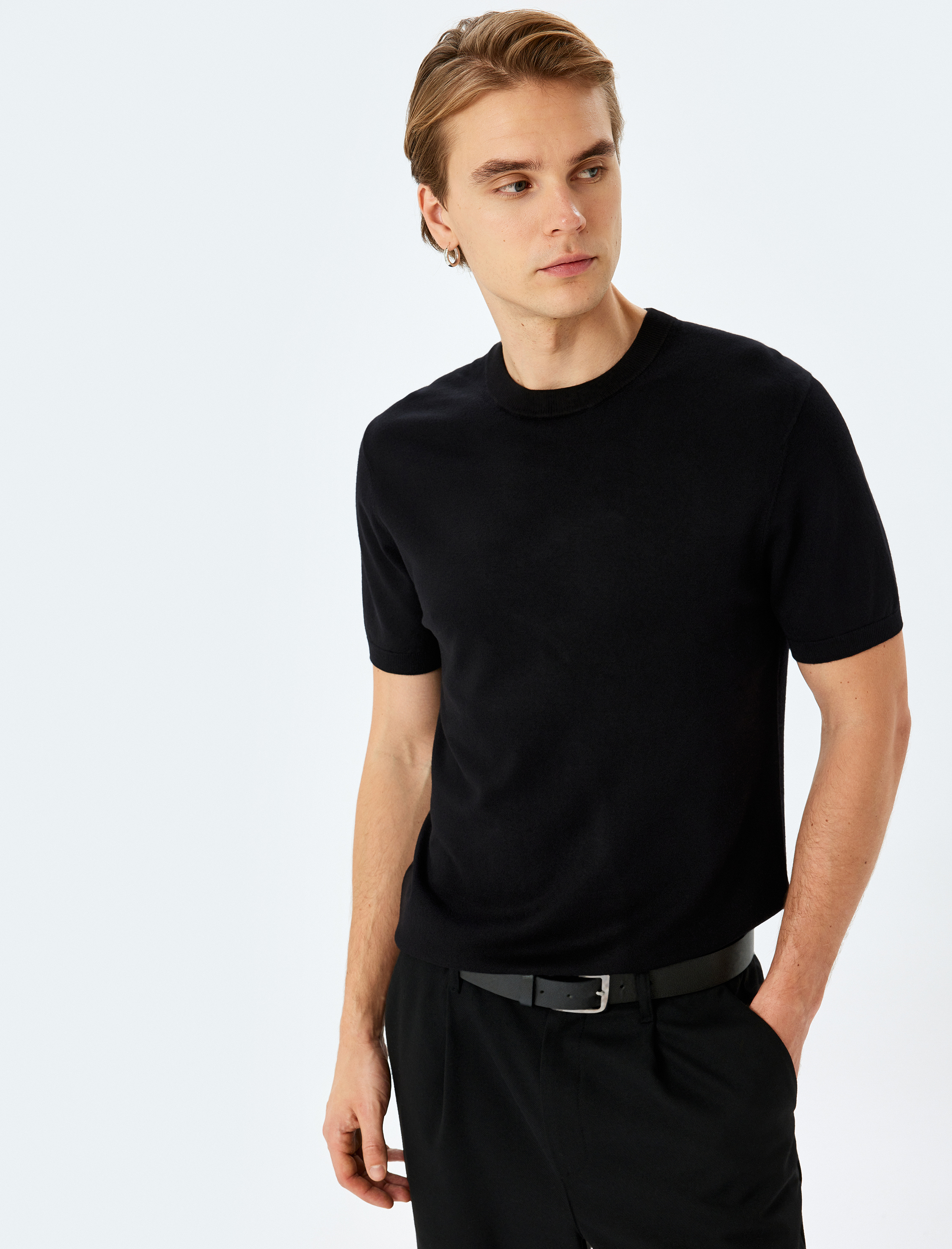   Regular Fit Bisiklet Yaka Viskon Basic Kısa Kollu Triko Tişört