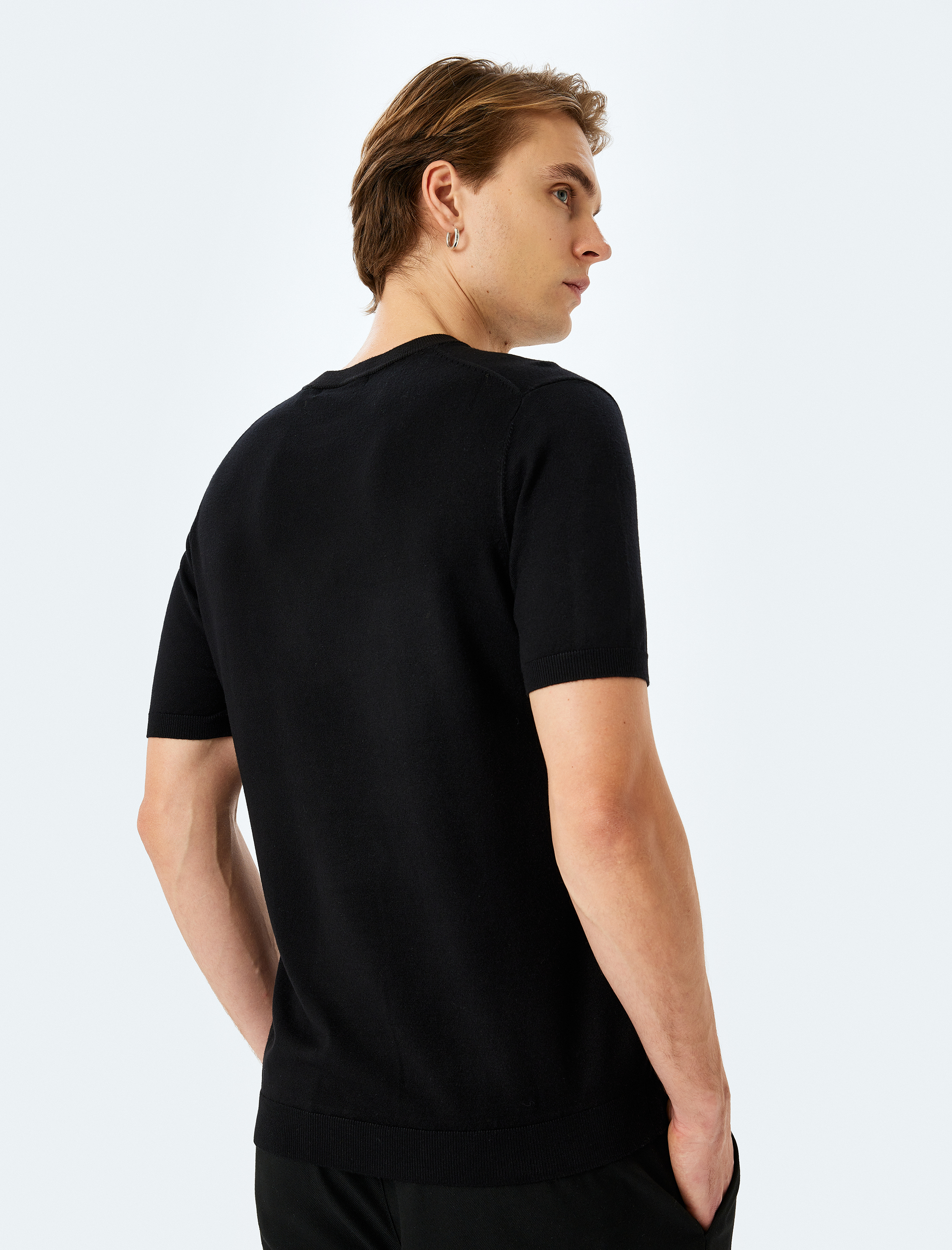   Regular Fit Bisiklet Yaka Viskon Basic Kısa Kollu Triko Tişört