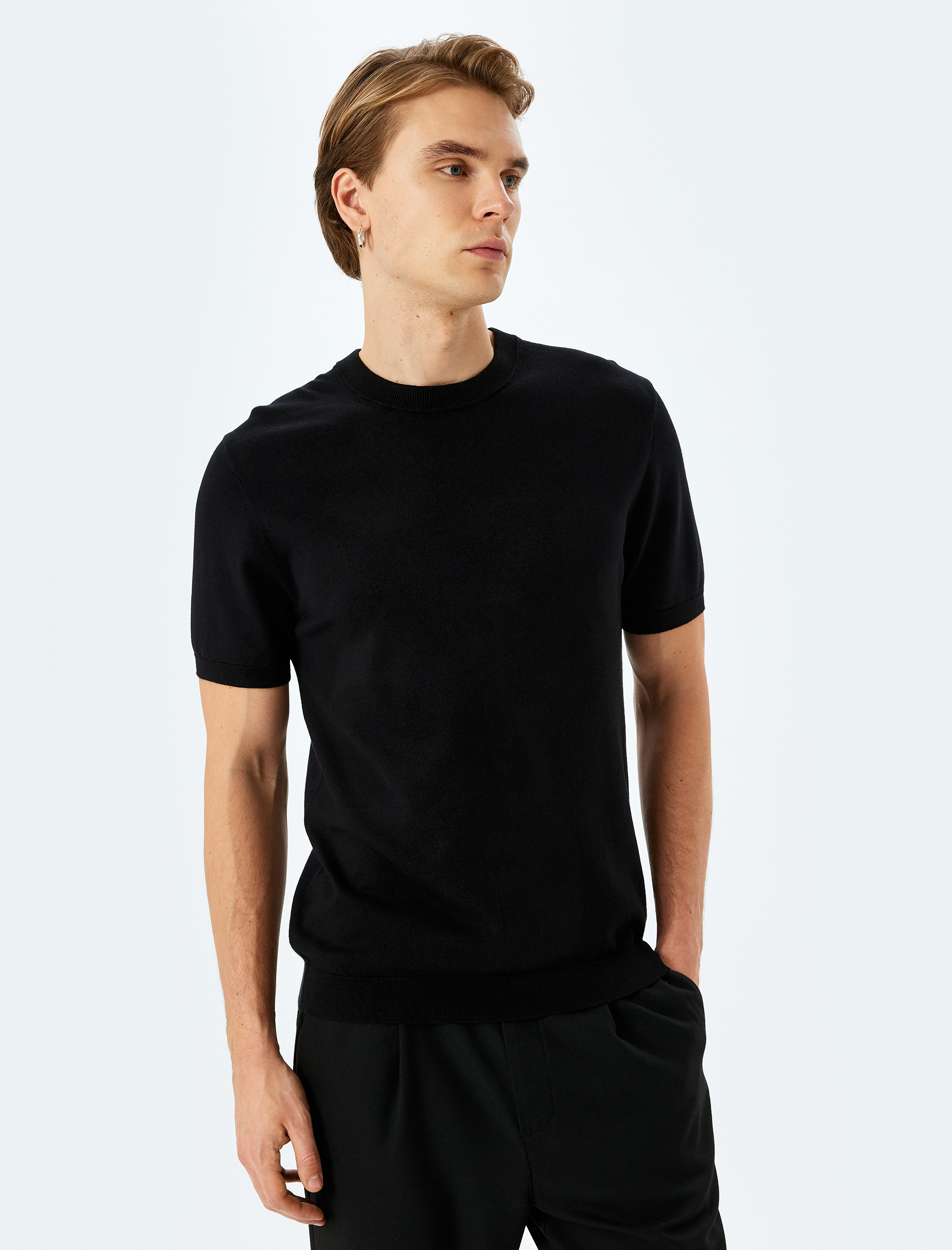   Regular Fit Bisiklet Yaka Viskon Basic Kısa Kollu Triko Tişört