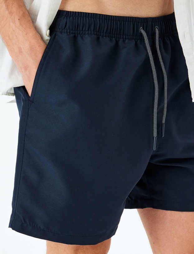 Beli Bağcıklı Cep Detaylı Oversize Deniz Şortu_4