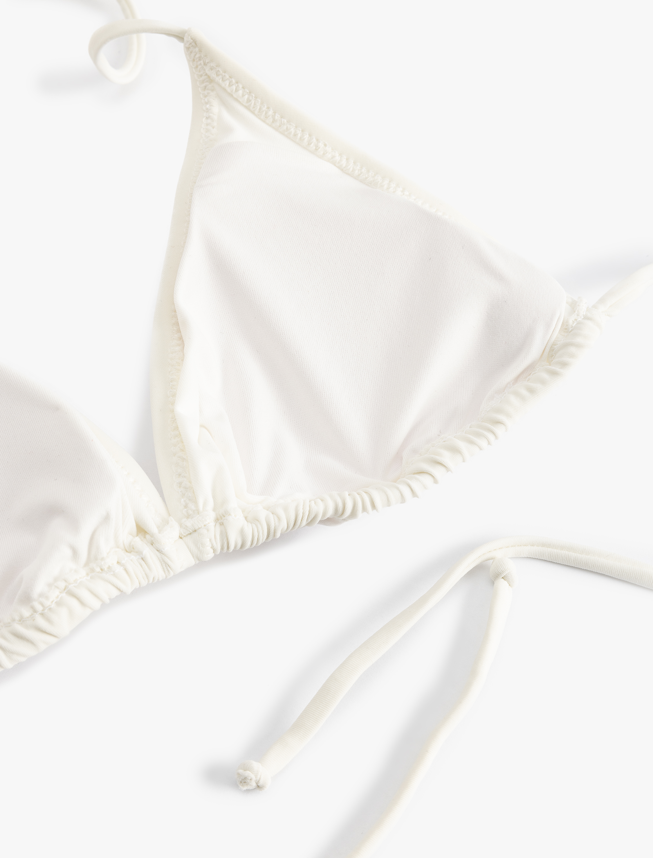   İpli Üçgen Bikini Üstü