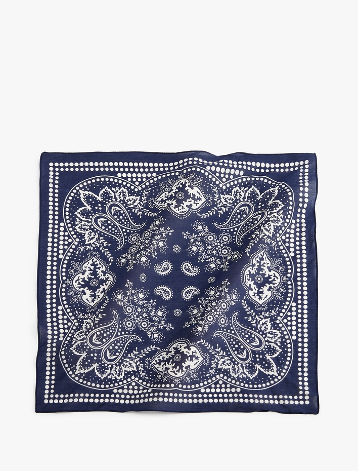 Kadın Desenli Kare Şal