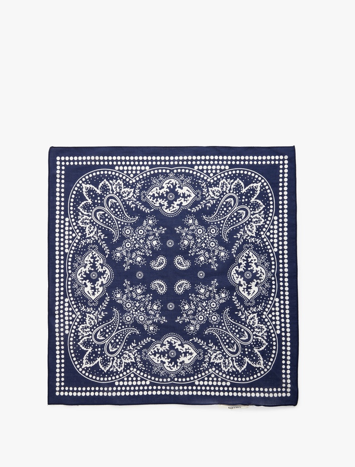 Kadın Desenli Kare Şal