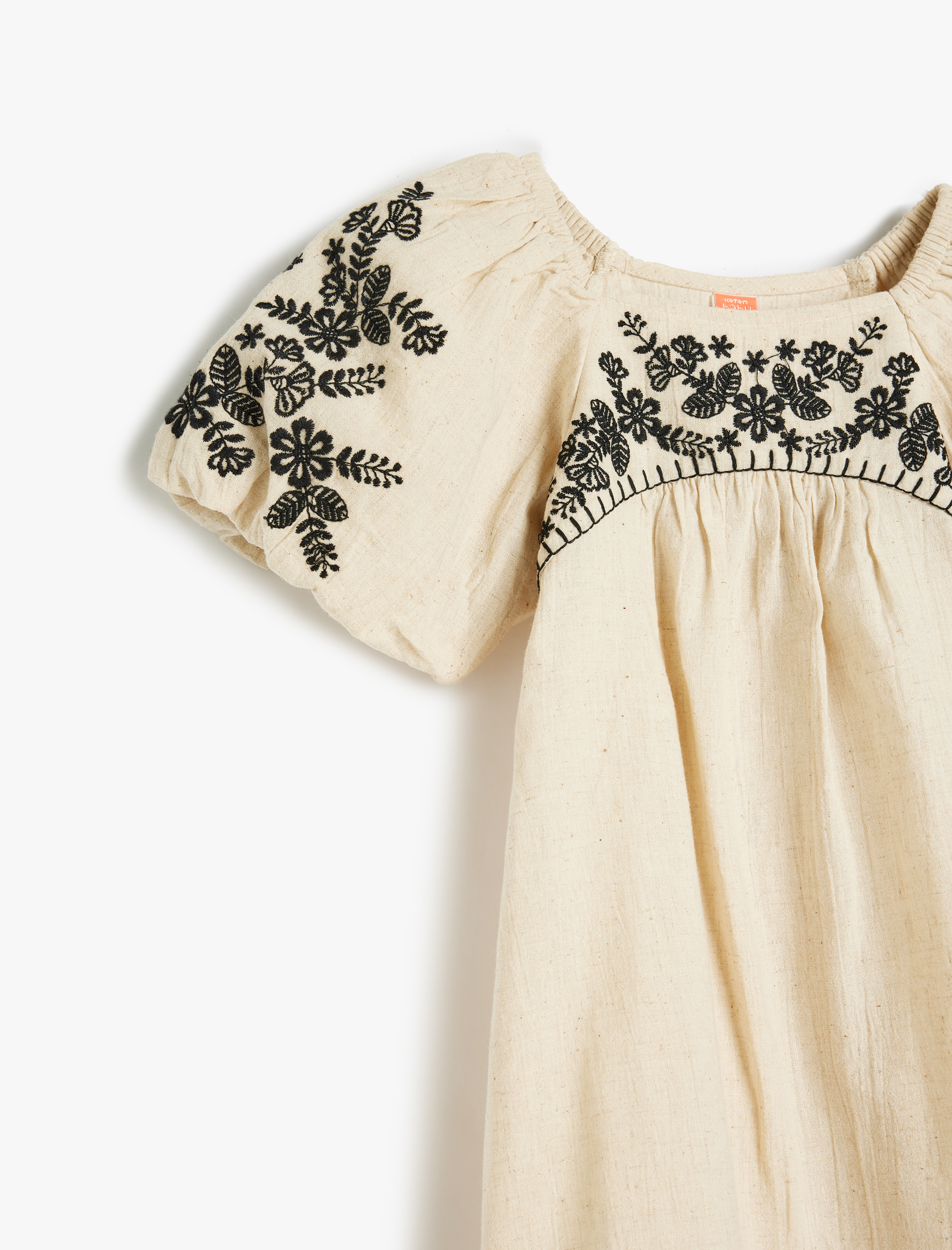  Kız Bebek İşleme Detaylı Kayık Yaka Kısa Kollu Pamuklu Elbise