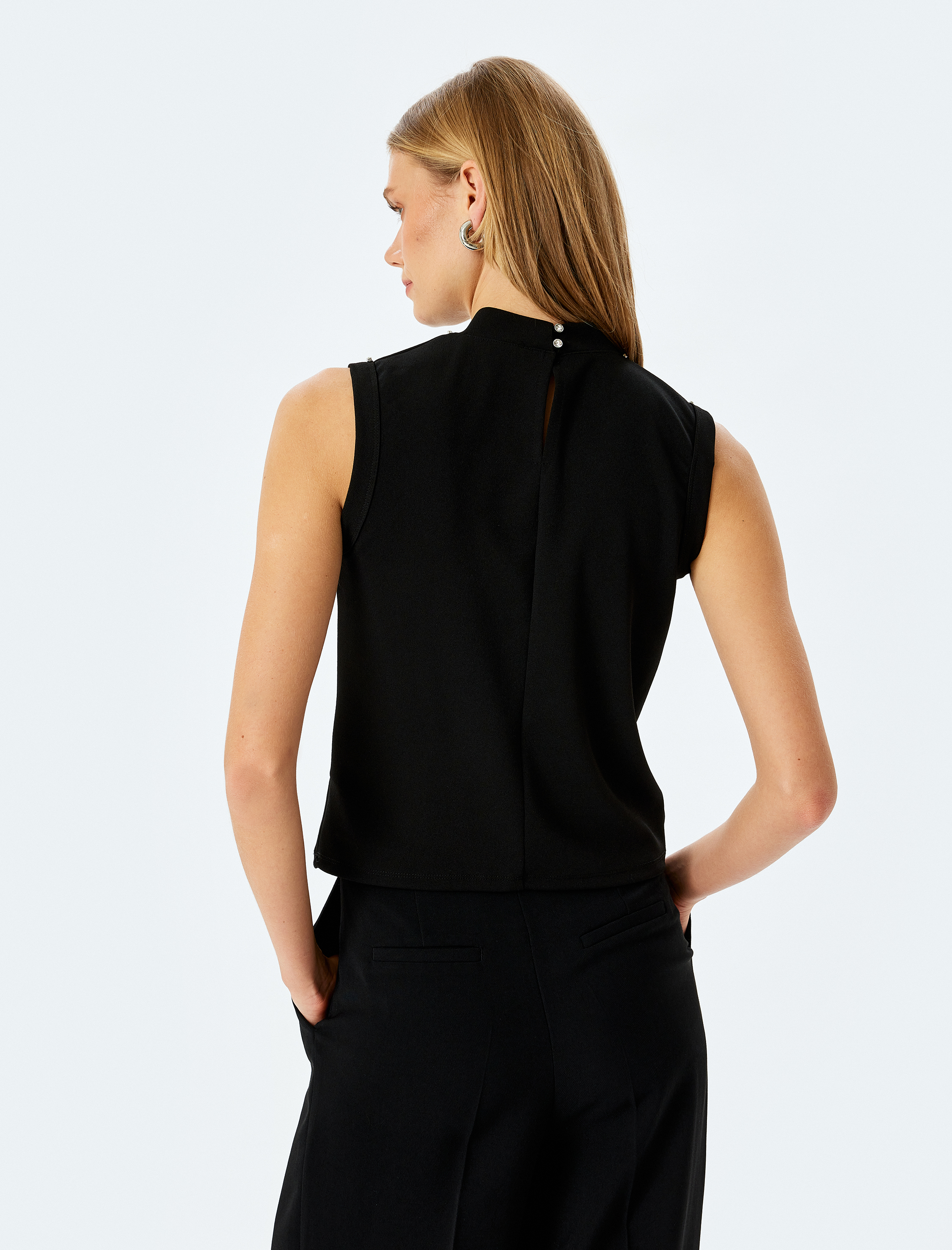 Slim Fit Bisiklet Yaka Taşlı Kolsuz Tişört