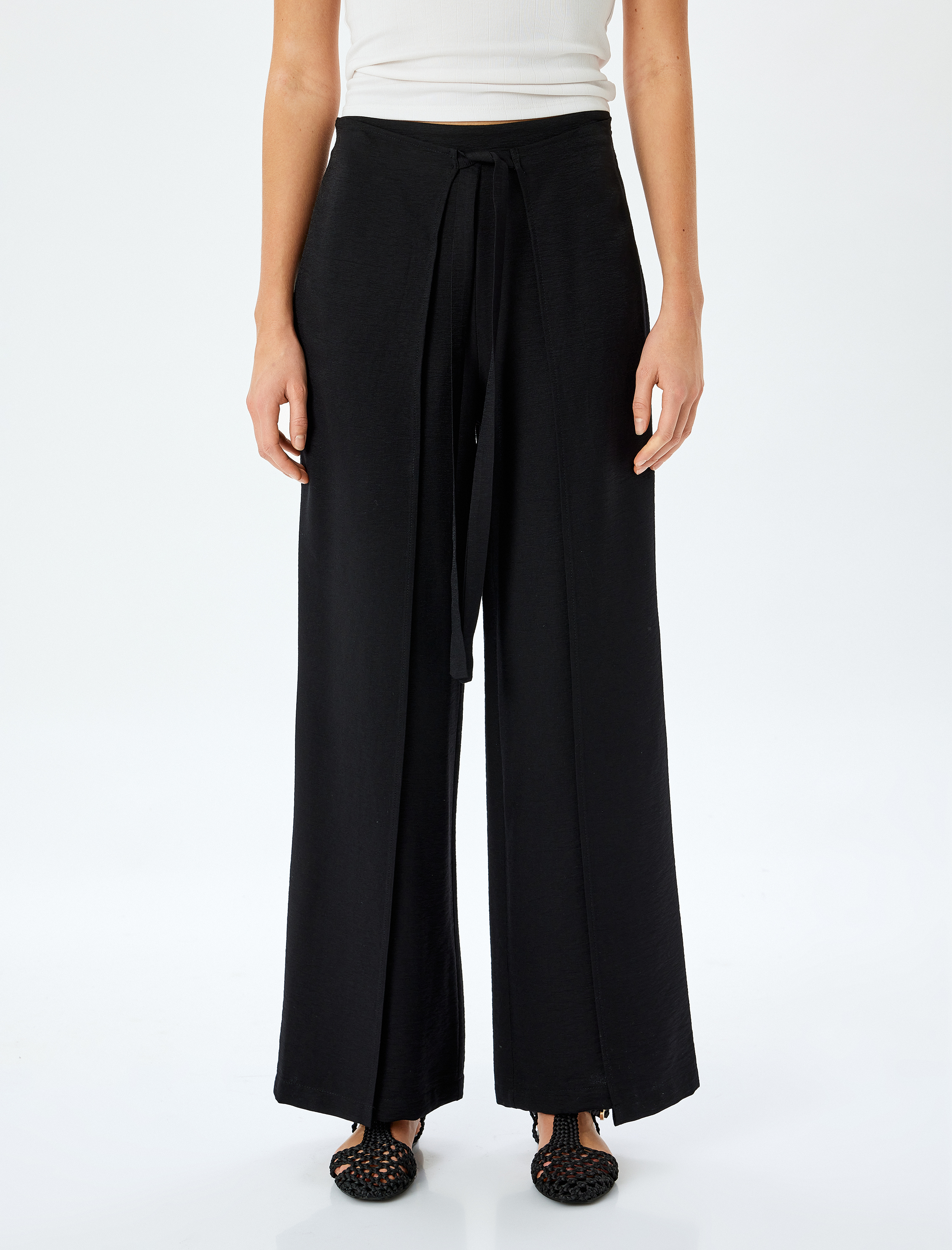   Kruvaze Yanları Kapak Detaylı Bağlamalı Bol Paça Viskon Pantolon