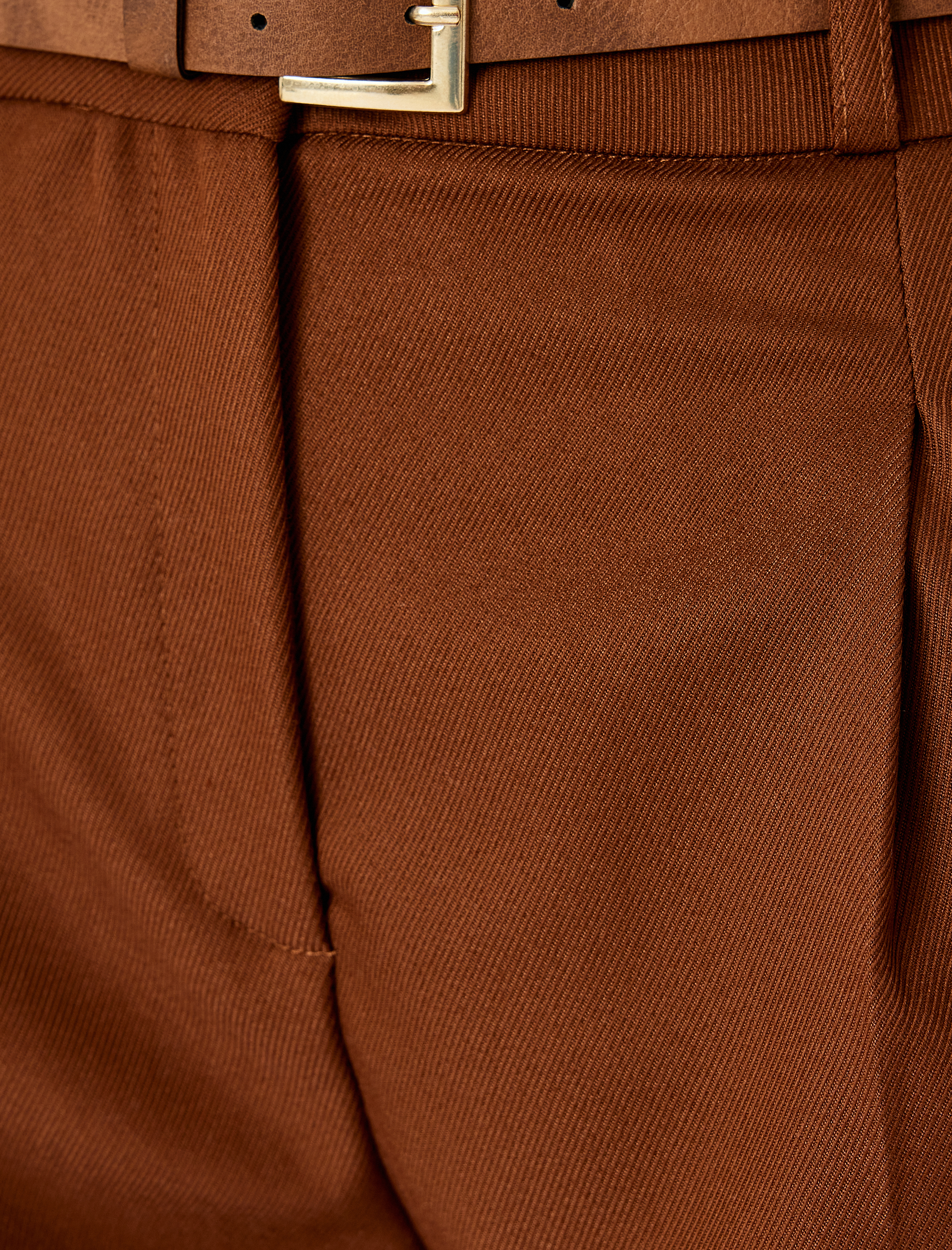   Kemer Detaylı Pileli Yüksek Bel Havuç Kesim Kumaş Pantolon