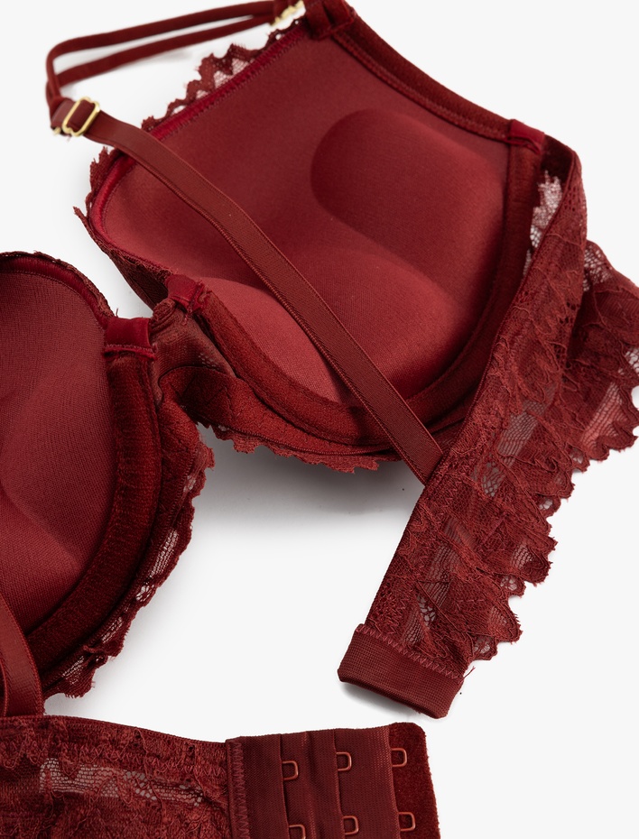  Metal Aksesuar Detaylı Dantelli Ekstra Dolgulu Sütyen