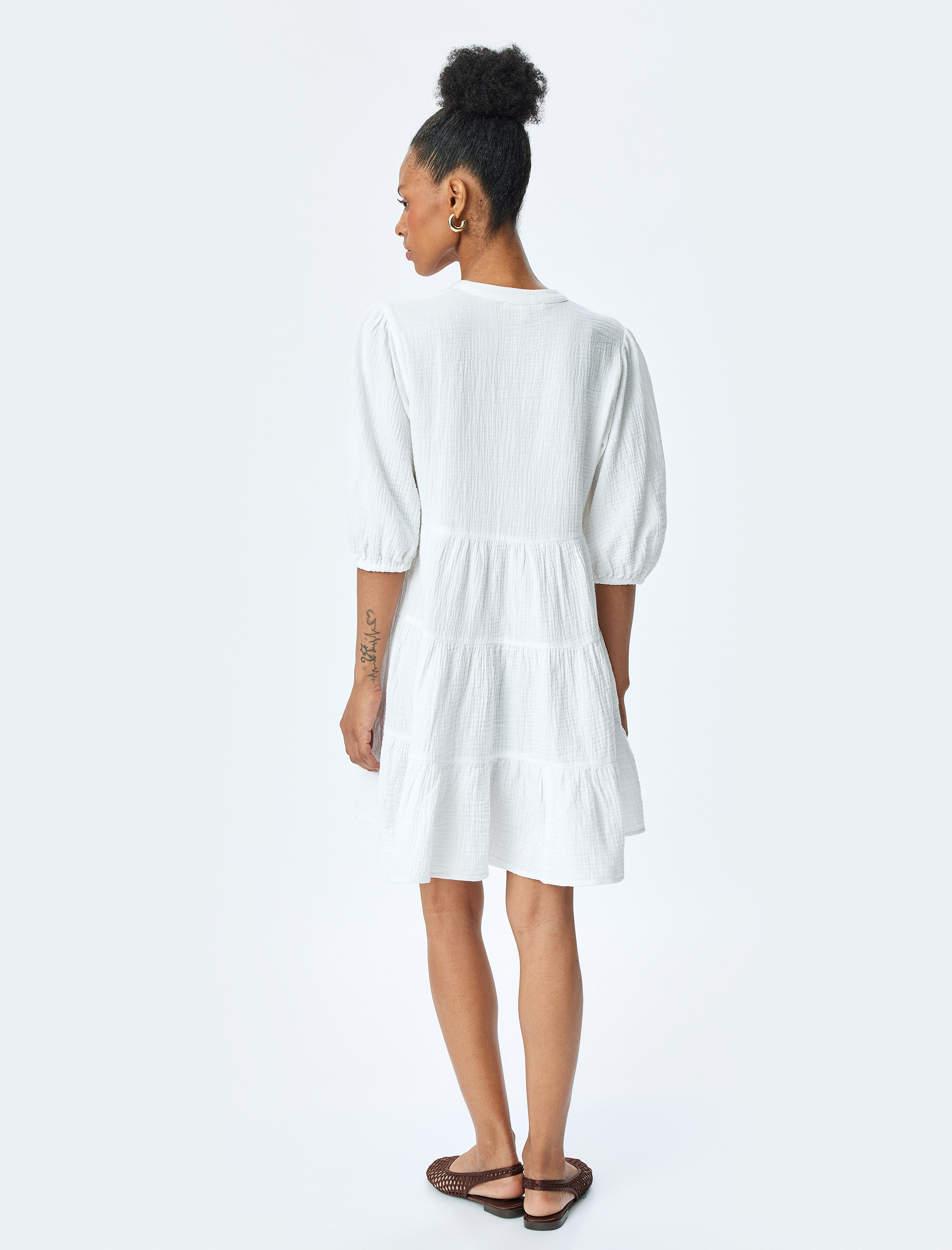   Pamuklu Katmanlı V Yaka Kısa Balon Kollu Mini Müslin Elbise