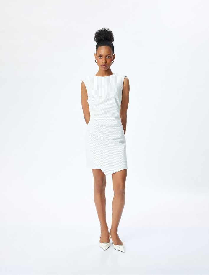  Bisiklet Yaka Drape Detaylı Kruvaze Kolsuz Mini Elbise