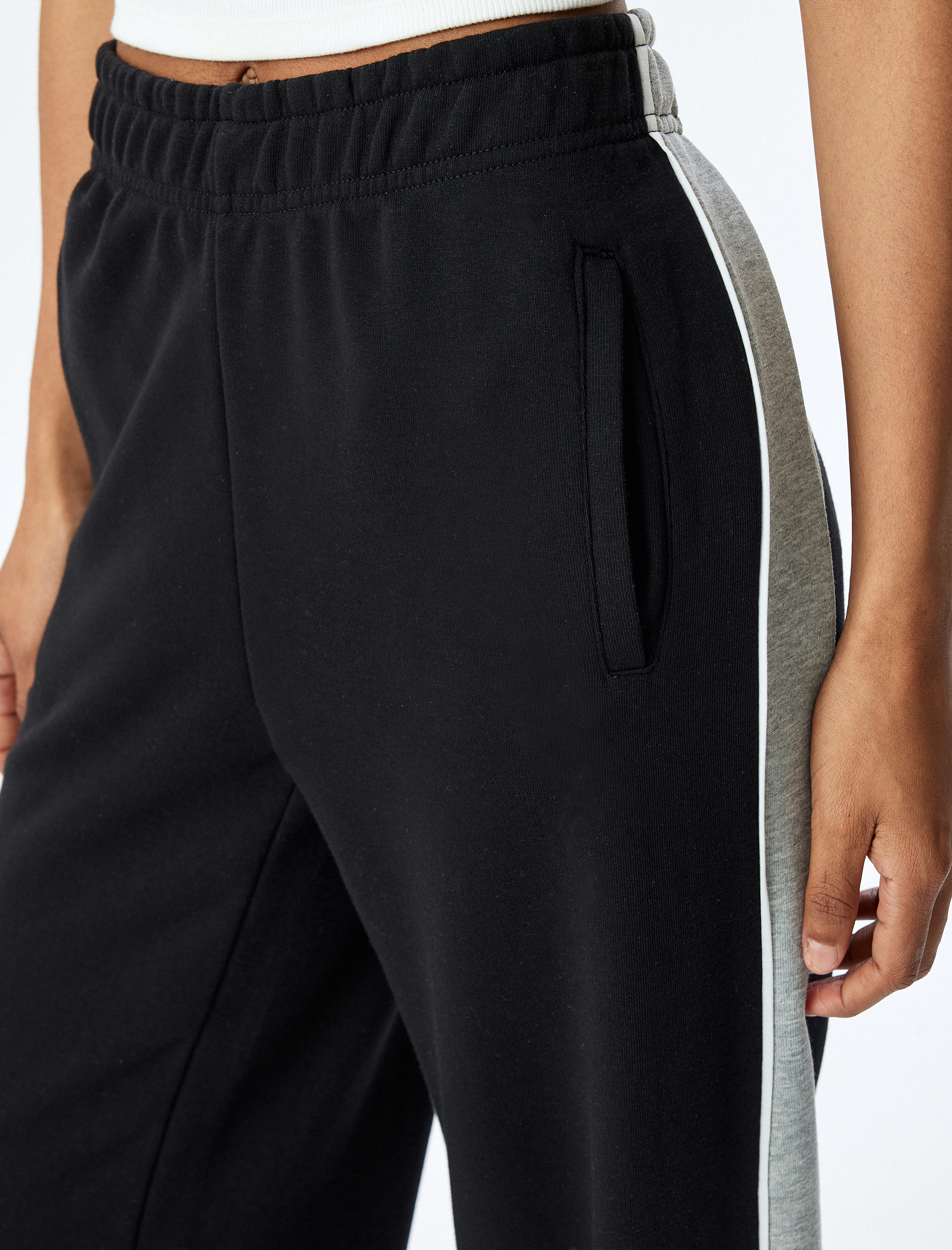   Cepli Yanları Çizgili Geniş Paça Eşofman Altı