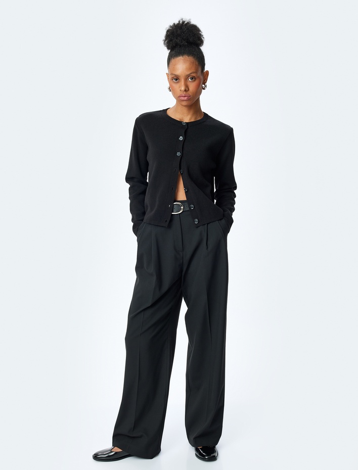  Düğmeli Uzun Kollu Bisiklet Yaka Triko Hırka