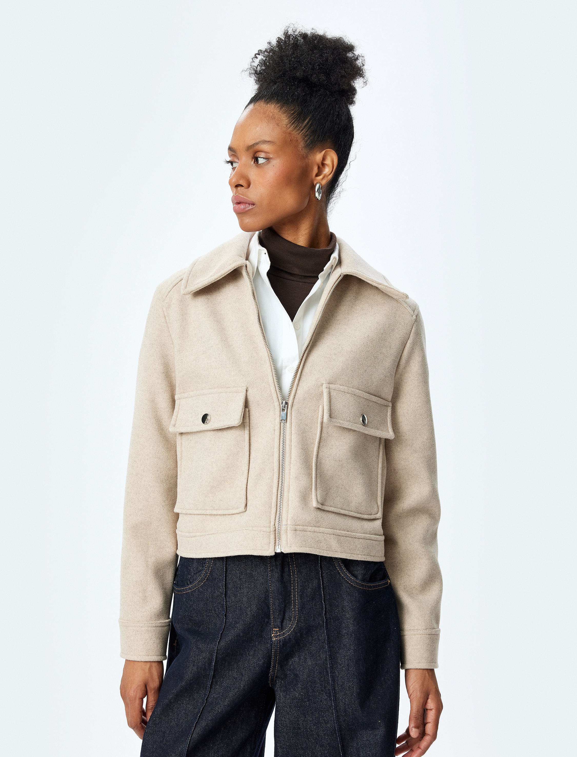   Kapaklı Cep Detaylı Rahat Kalıp Fermuarlı Kısa Kaşe Ceket