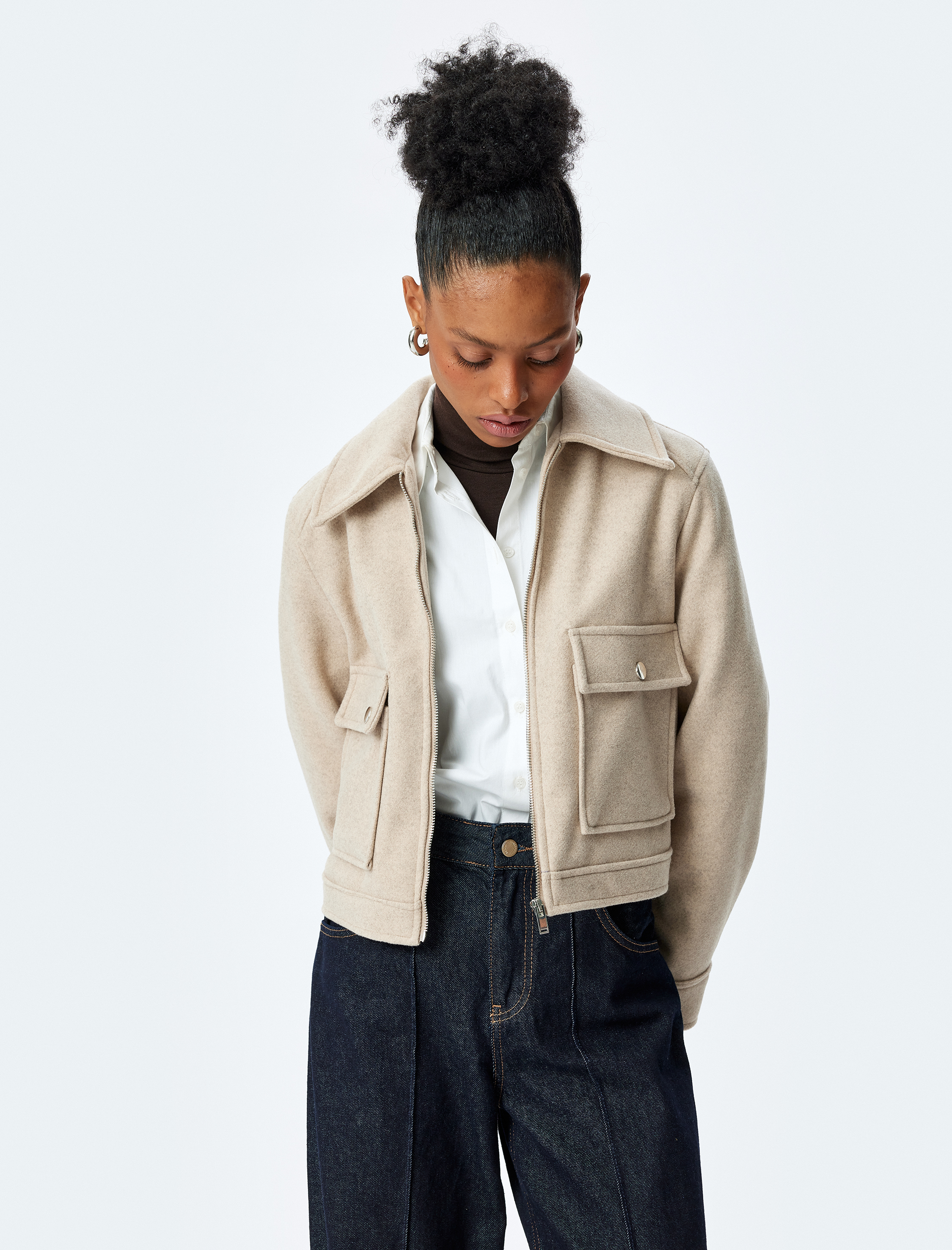   Kapaklı Cep Detaylı Rahat Kalıp Fermuarlı Kısa Kaşe Ceket