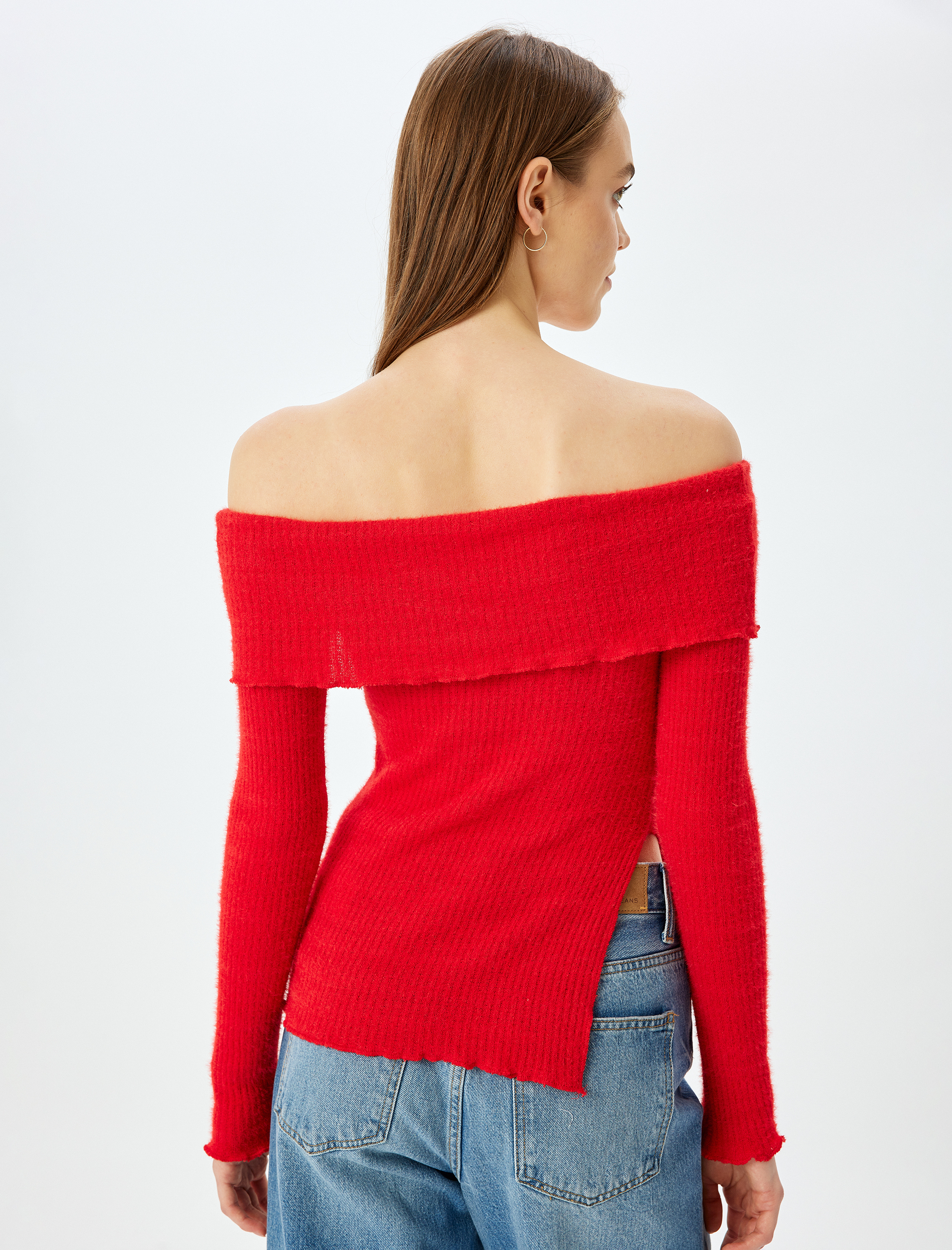 Madonna Yaka Omzu Açık Uzun Kollu Yırtmaç Detaylı Tişört