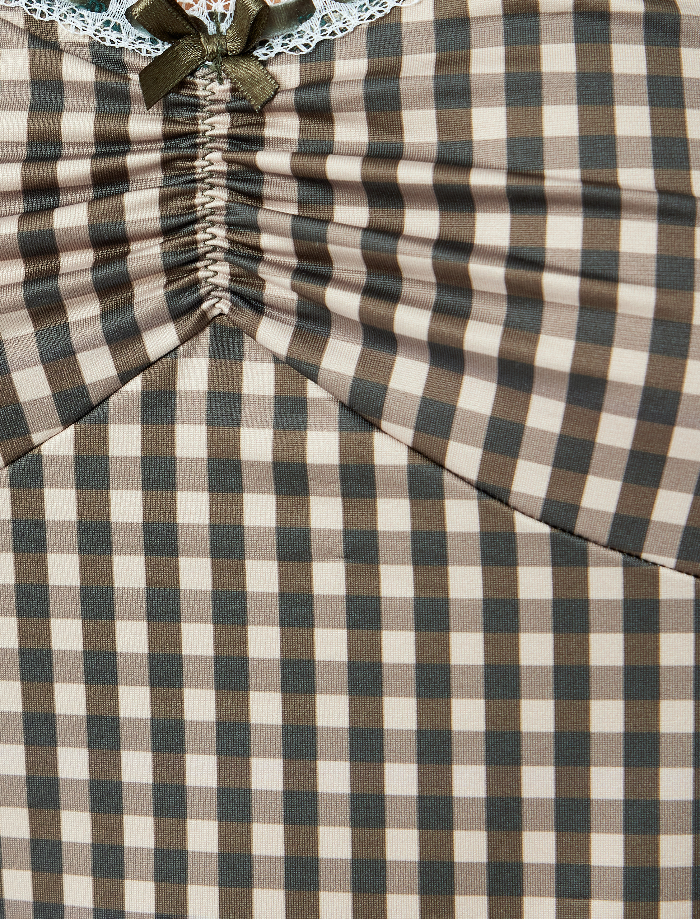   V Yaka İnce Askılı Pötikare Desenli Pijama Üstü