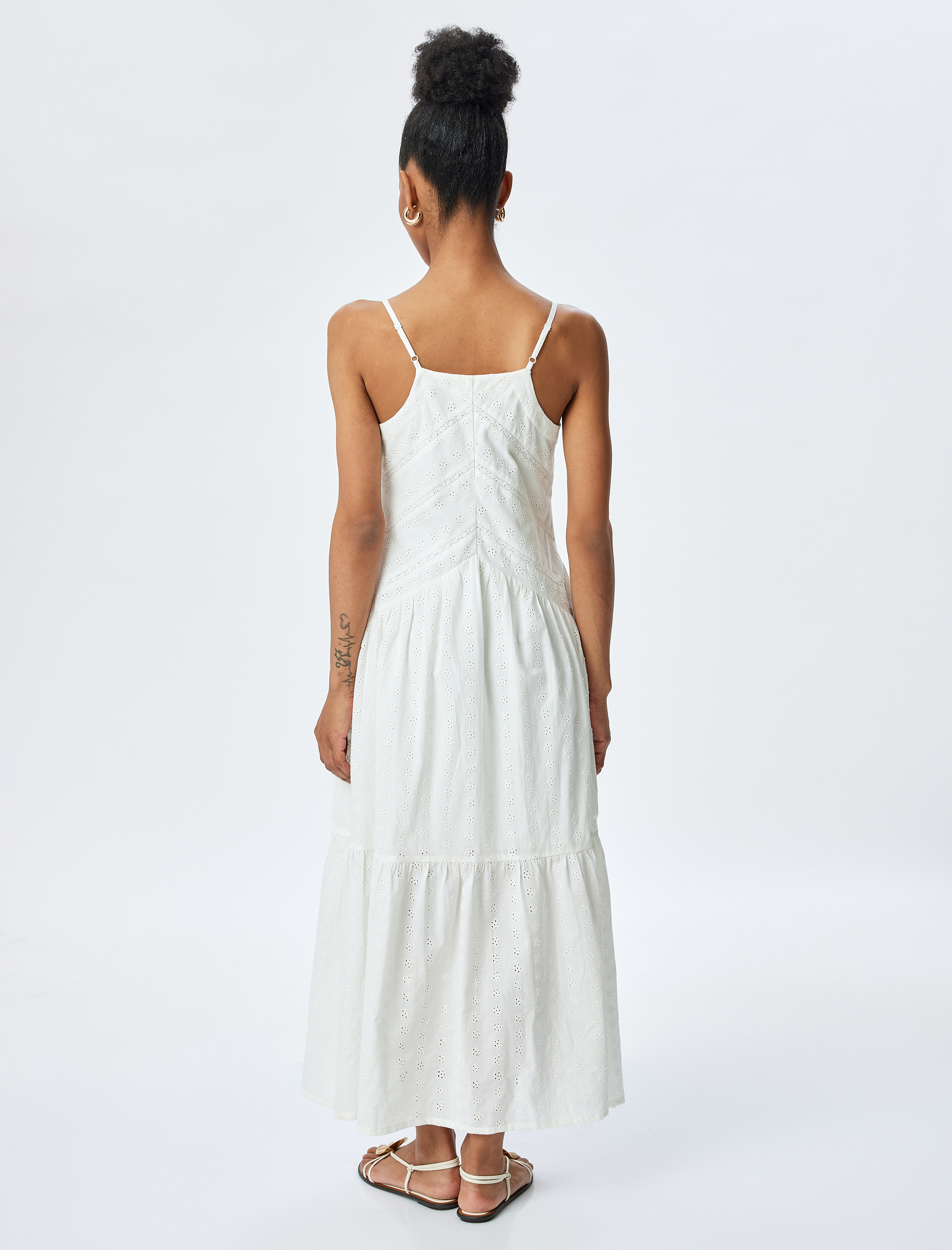   Pamuklu İnce Askılı V Yaka Düğmeli Astarlı Uzun Fisto Elbise