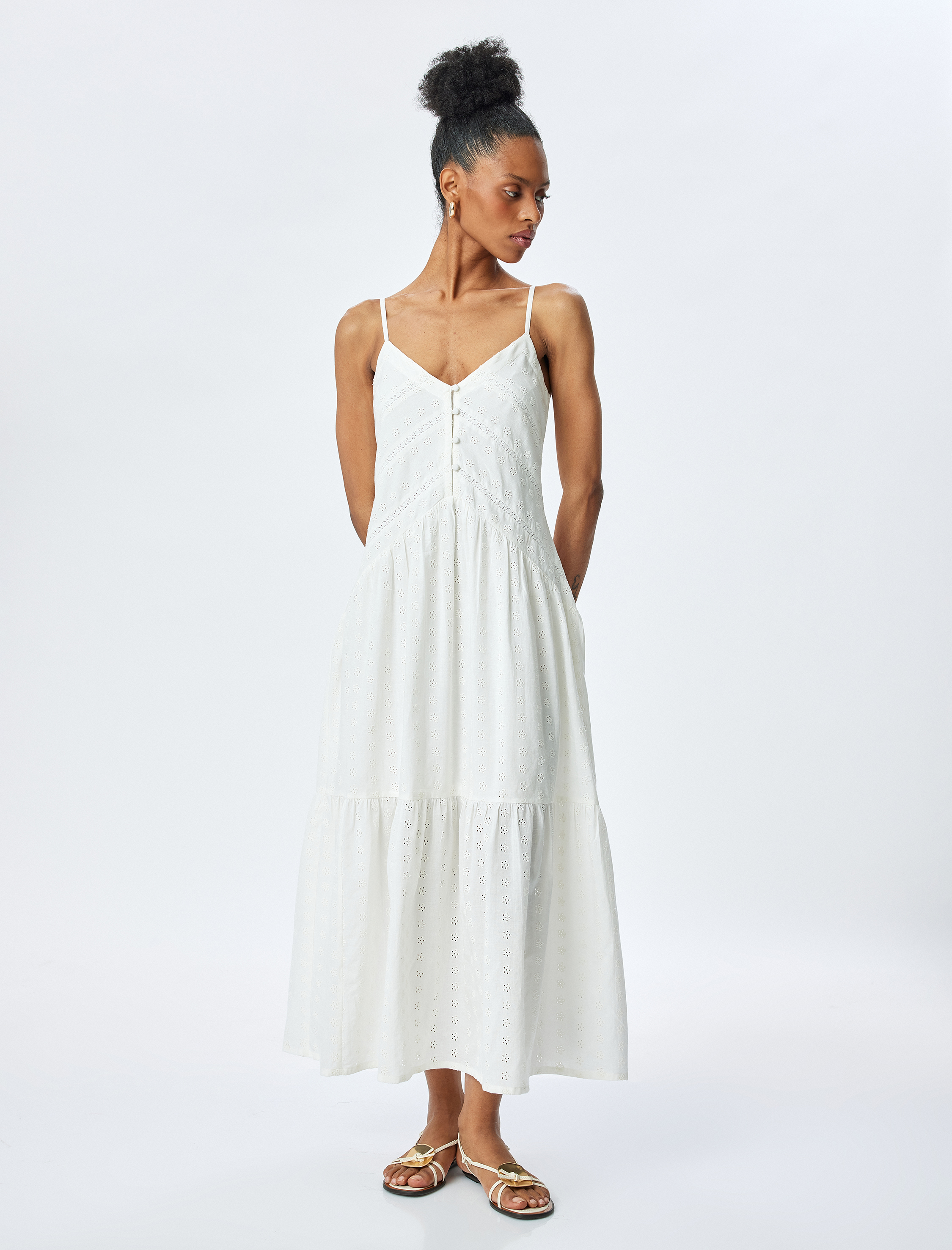   Pamuklu İnce Askılı V Yaka Düğmeli Astarlı Uzun Fisto Elbise