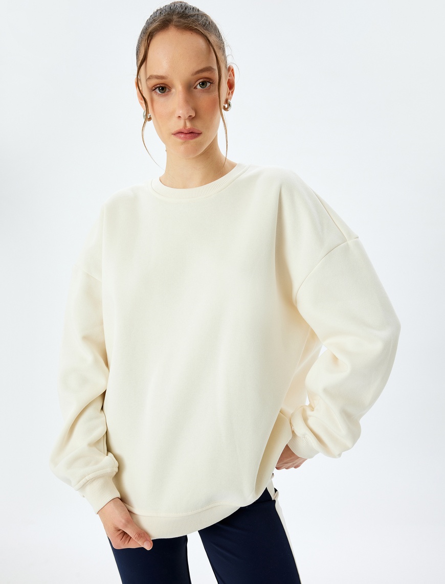   Şardonlu Oversize Bisiklet Yaka Uzun Kollu Sweatshirt