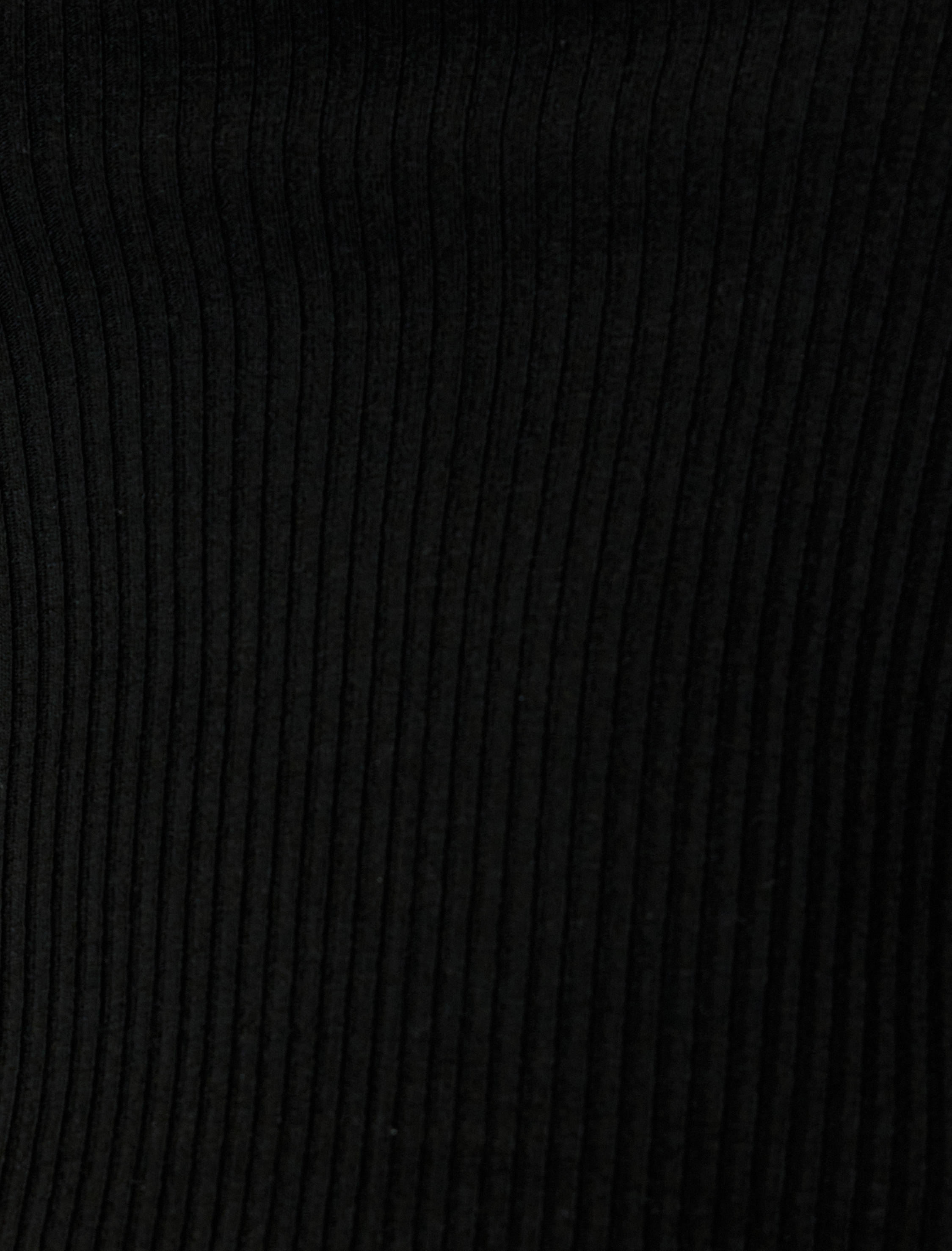   U Yaka Slim Fit Kolsuz Crop Üst