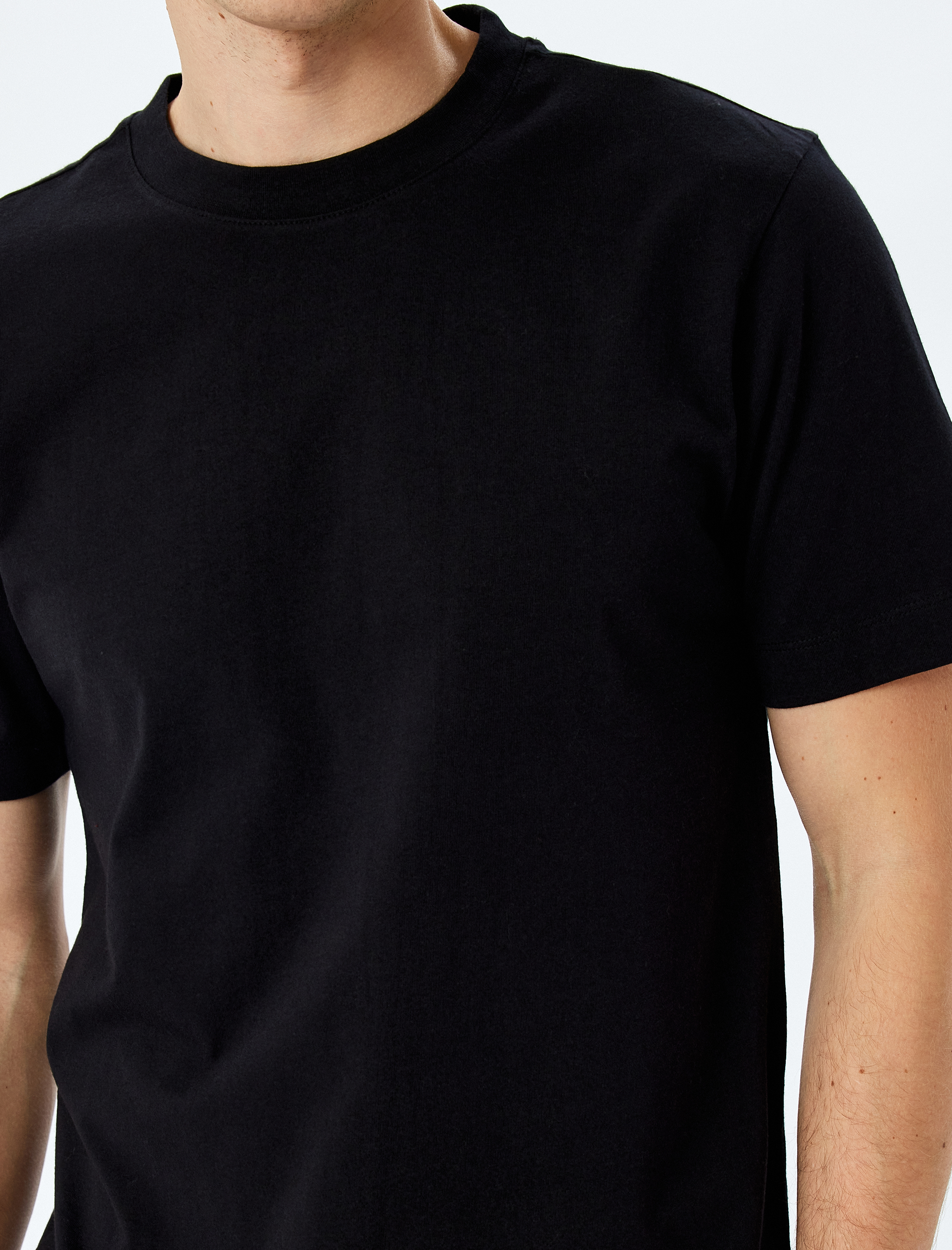   Pamuklu Bisiklet Yaka Regular Fit Kısa Kollu Basic Tişört