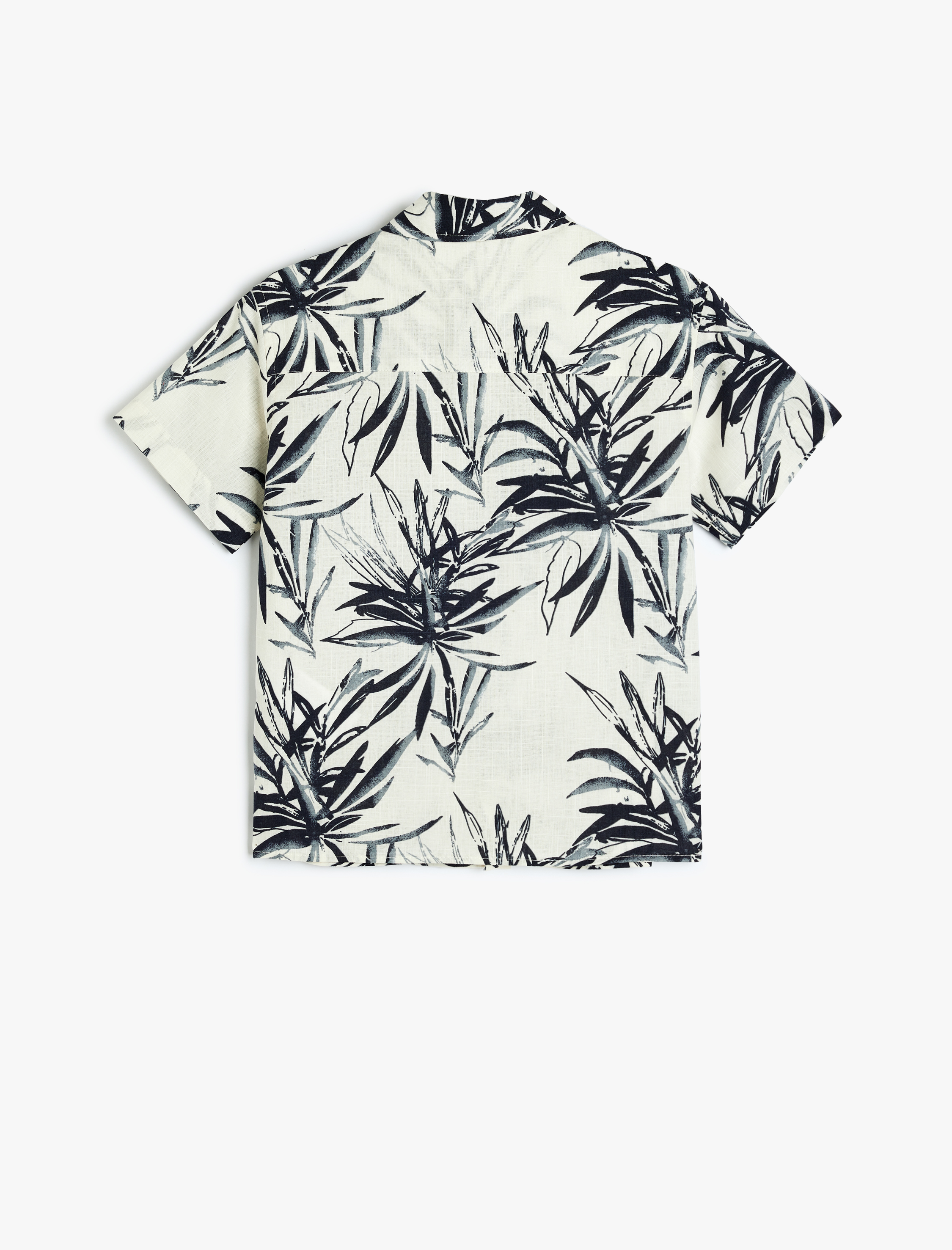  Erkek Çocuk Pamuklu Kısa Kollu Tek Cepli Yaprak Desenli Gömlek