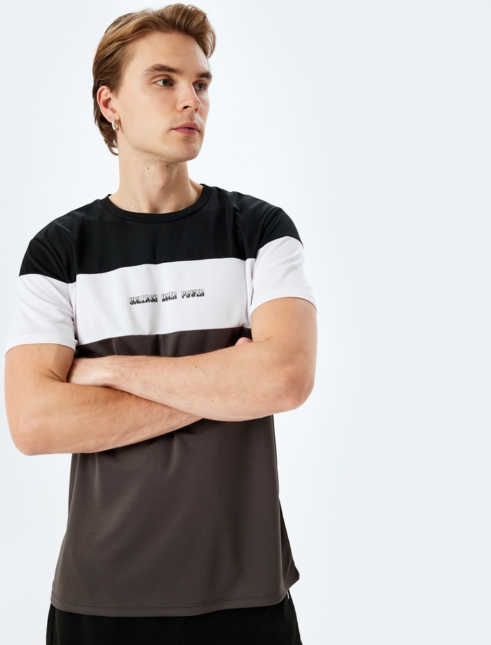  Bisiklet Yaka Renk Bloklu Kısa Kollu Slogan Baskılı Spor Tişört