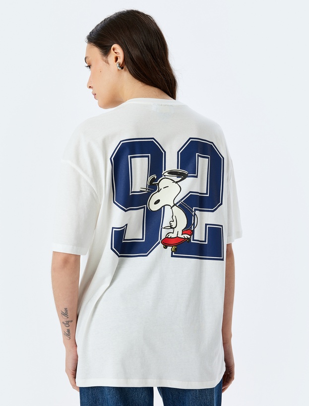 Snoopy Lisanslı Arkası Baskılı Kısa Kollu Oversize Tişört_3