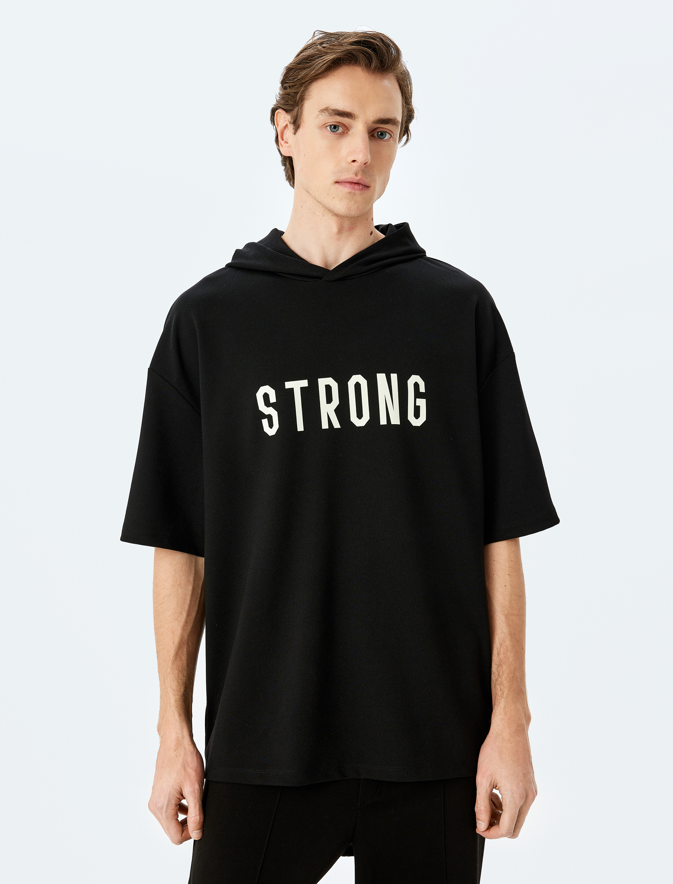  Kapşonlu İşlemeli Şardonlu Kısa Kollu Oversize Spor Sweatshirt