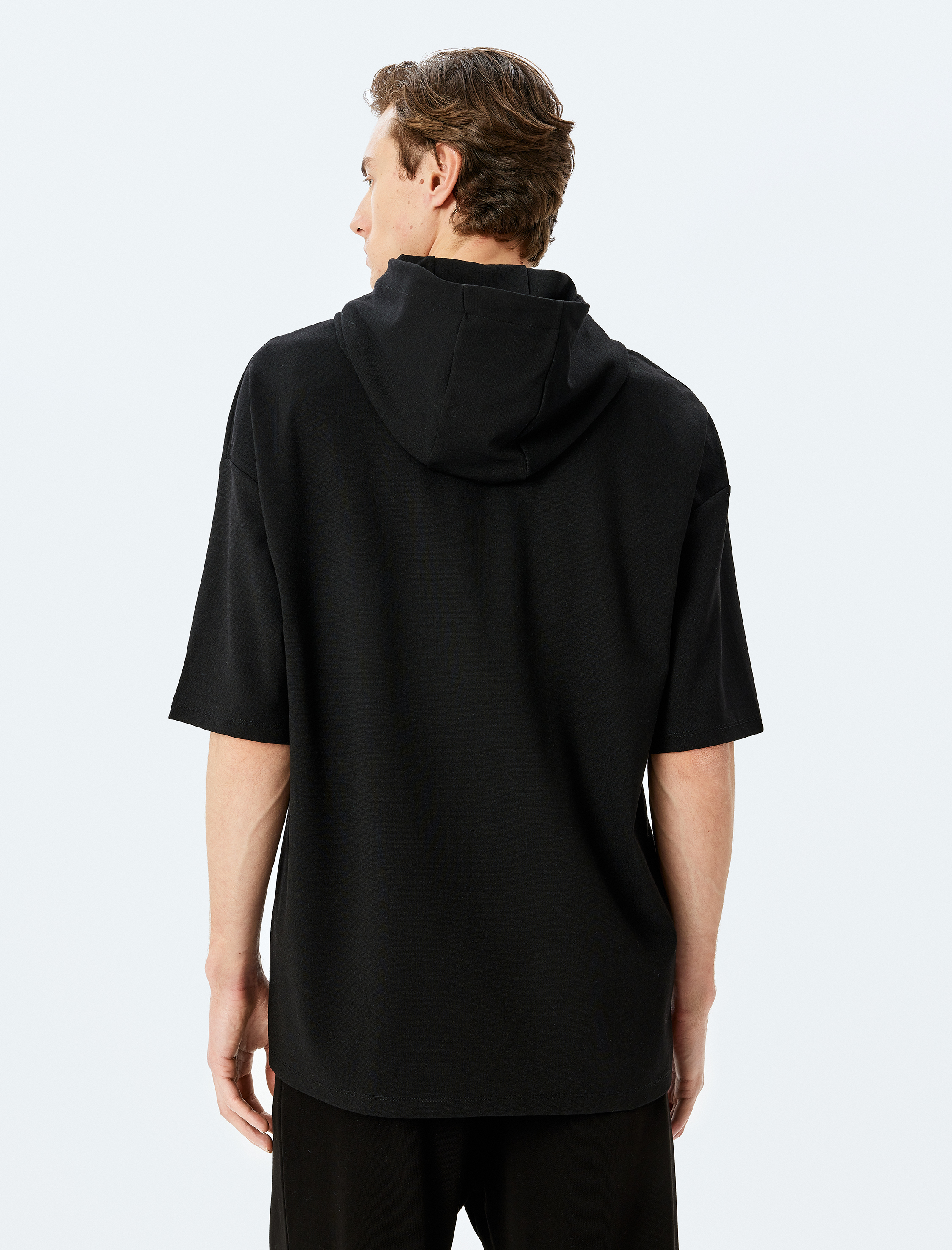   Kapşonlu İşlemeli Şardonlu Kısa Kollu Oversize Spor Sweatshirt