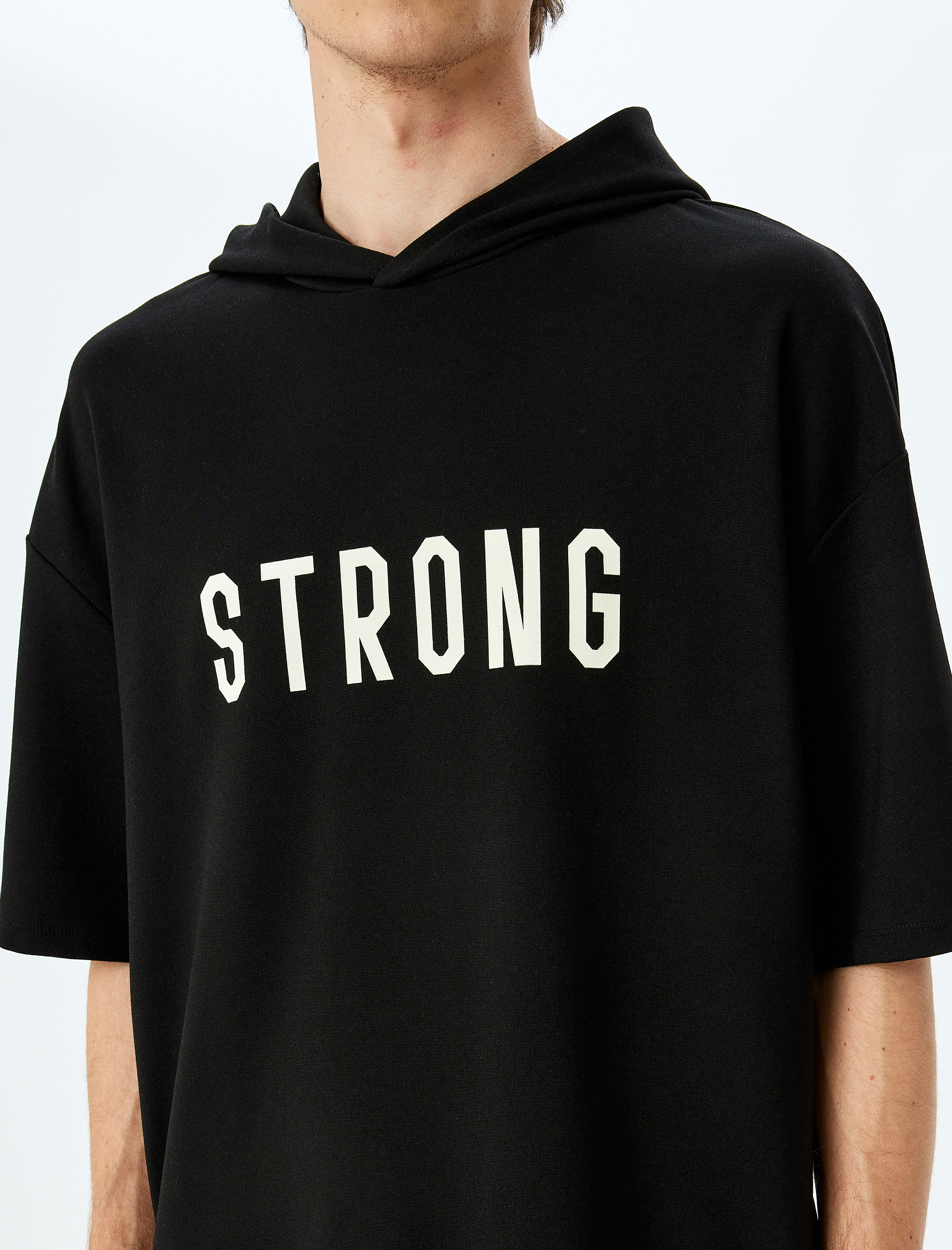   Kapşonlu İşlemeli Şardonlu Kısa Kollu Oversize Spor Sweatshirt