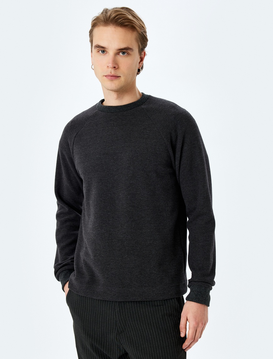   Dikiş Detaylı Pamuk Karışımlı Uzun Kollu Bisiklet Yaka Basic Sweatshirt