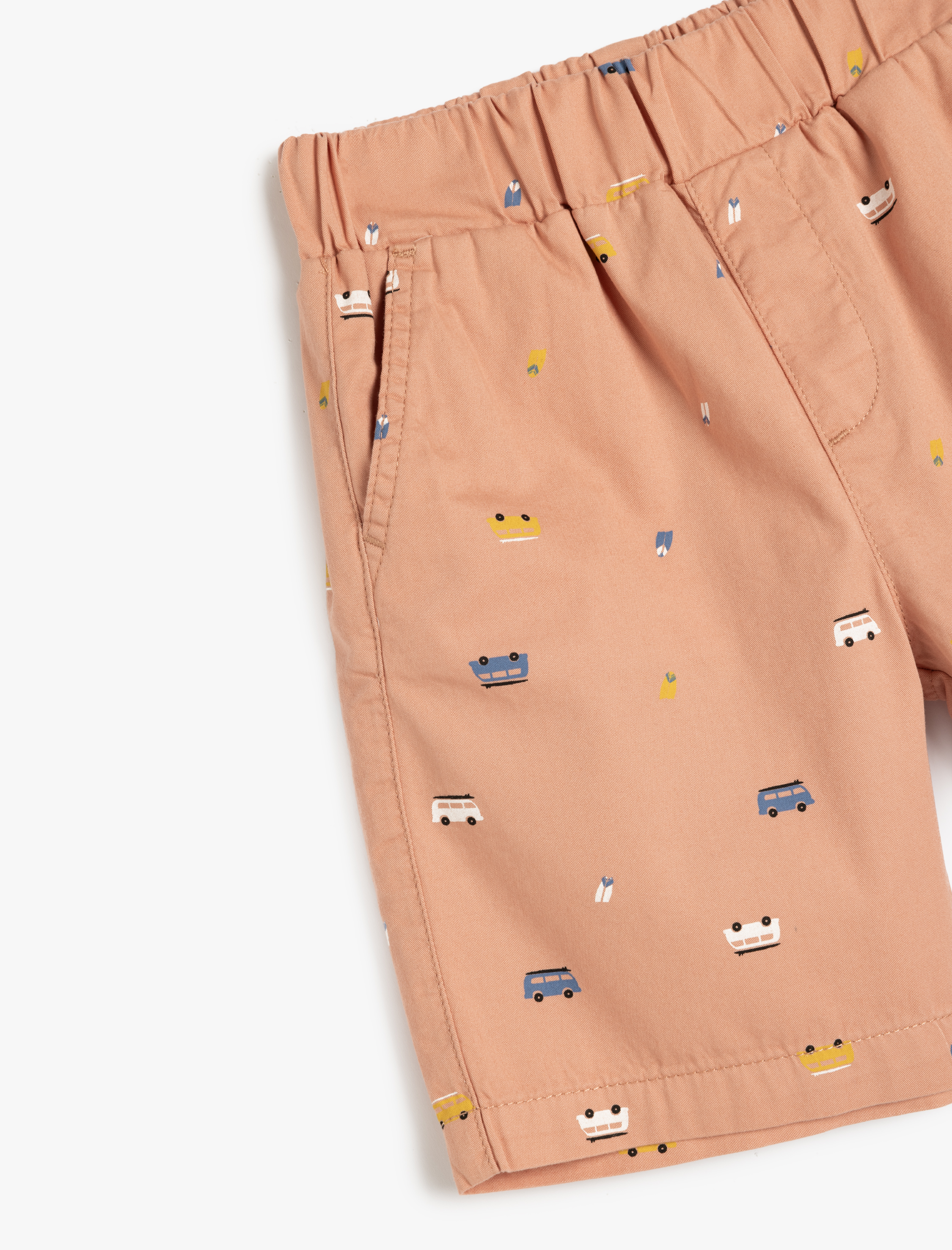  Erkek Çocuk Pamuklu Araba Desenli Beli Lastikli Cepli Şort
