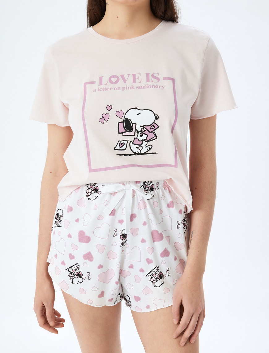   Pamuklu Lisanslı Snoopy Baskılı Kısa Kollu Şortlu Pijama Takımı