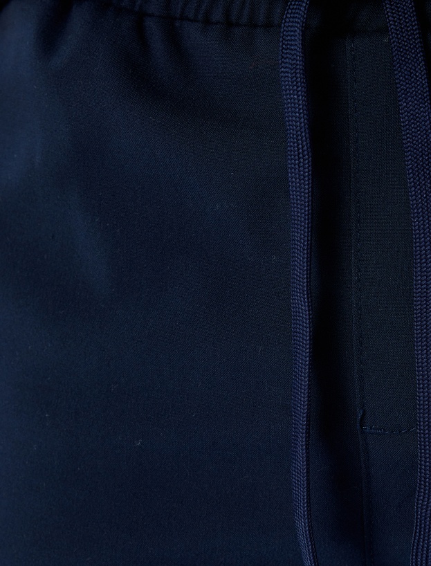 Slim Fit Cep Detaylı Viskon Karışımlı Beli Bağcıklı Pantolon_5