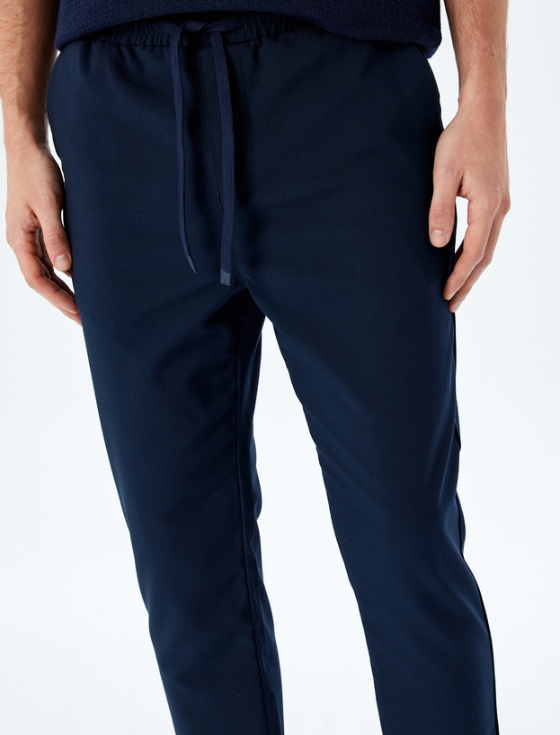 Slim Fit Cep Detaylı Viskon Karışımlı Beli Bağcıklı Pantolon_4