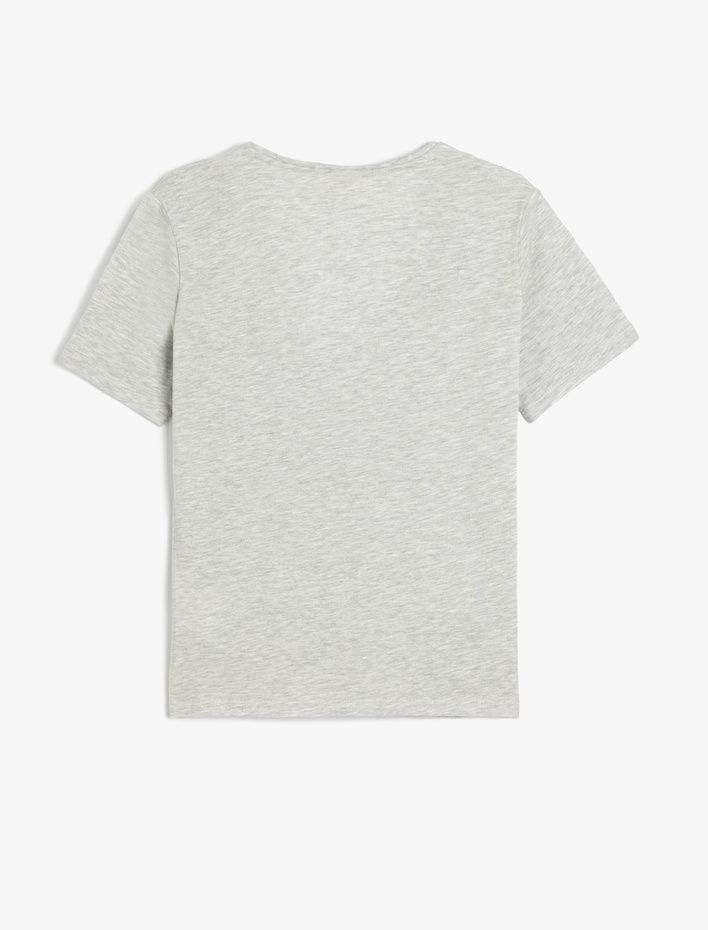  Pamuklu Kısa Kollu Basic V Yaka Tişört