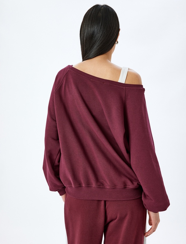 Kolej Baskılı Omzu Açık Kayık Yaka Oversize Sweatshirt_3
