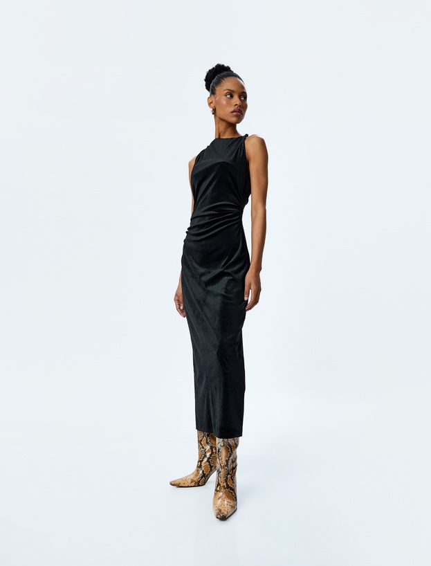 Slim Fit Drape Detaylı Kolsuz Uzun Kadife Elbise_0