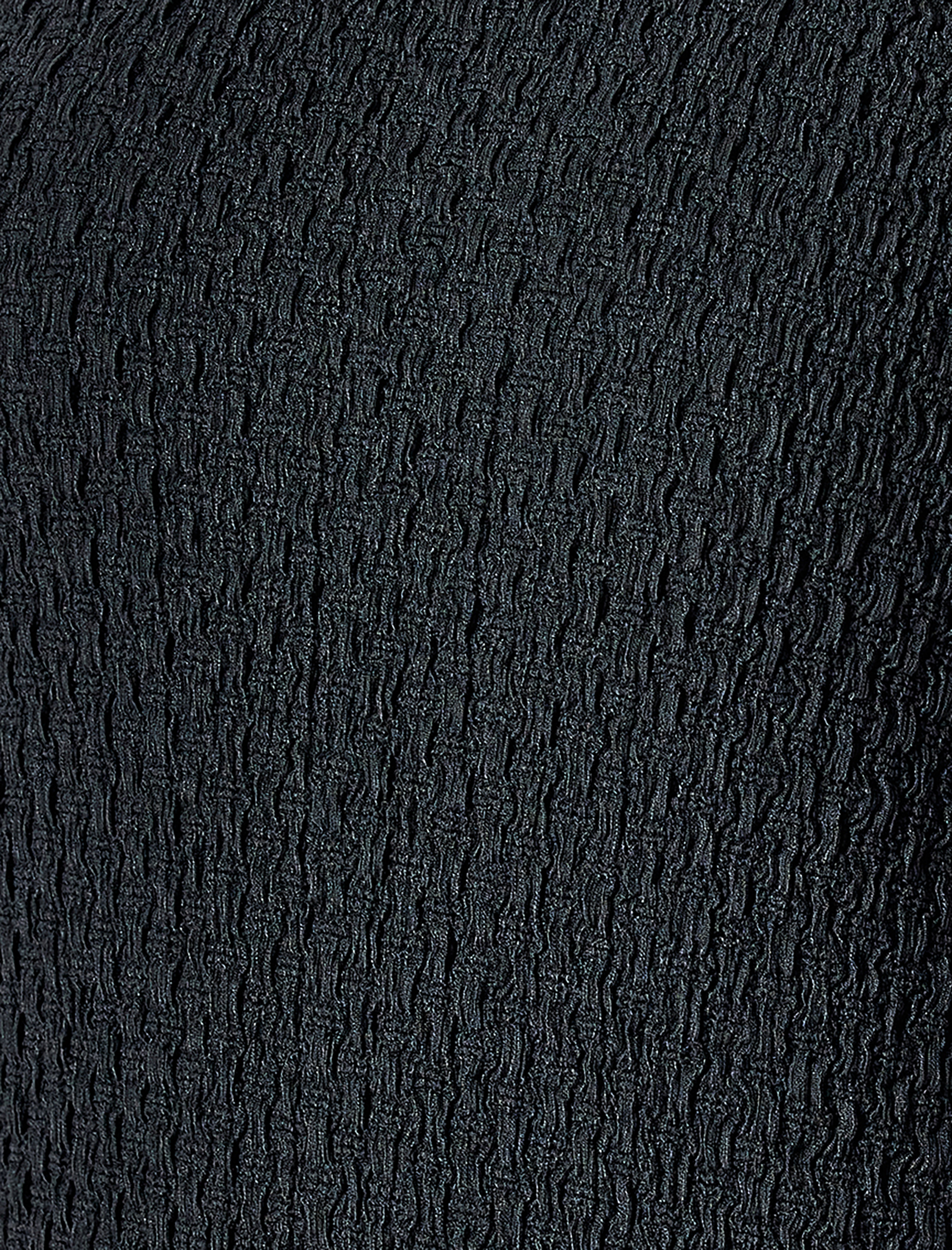   Dokulu Kolsuz Yırtmaç Detaylı Uzun Halter Yaka Kalem Elbise