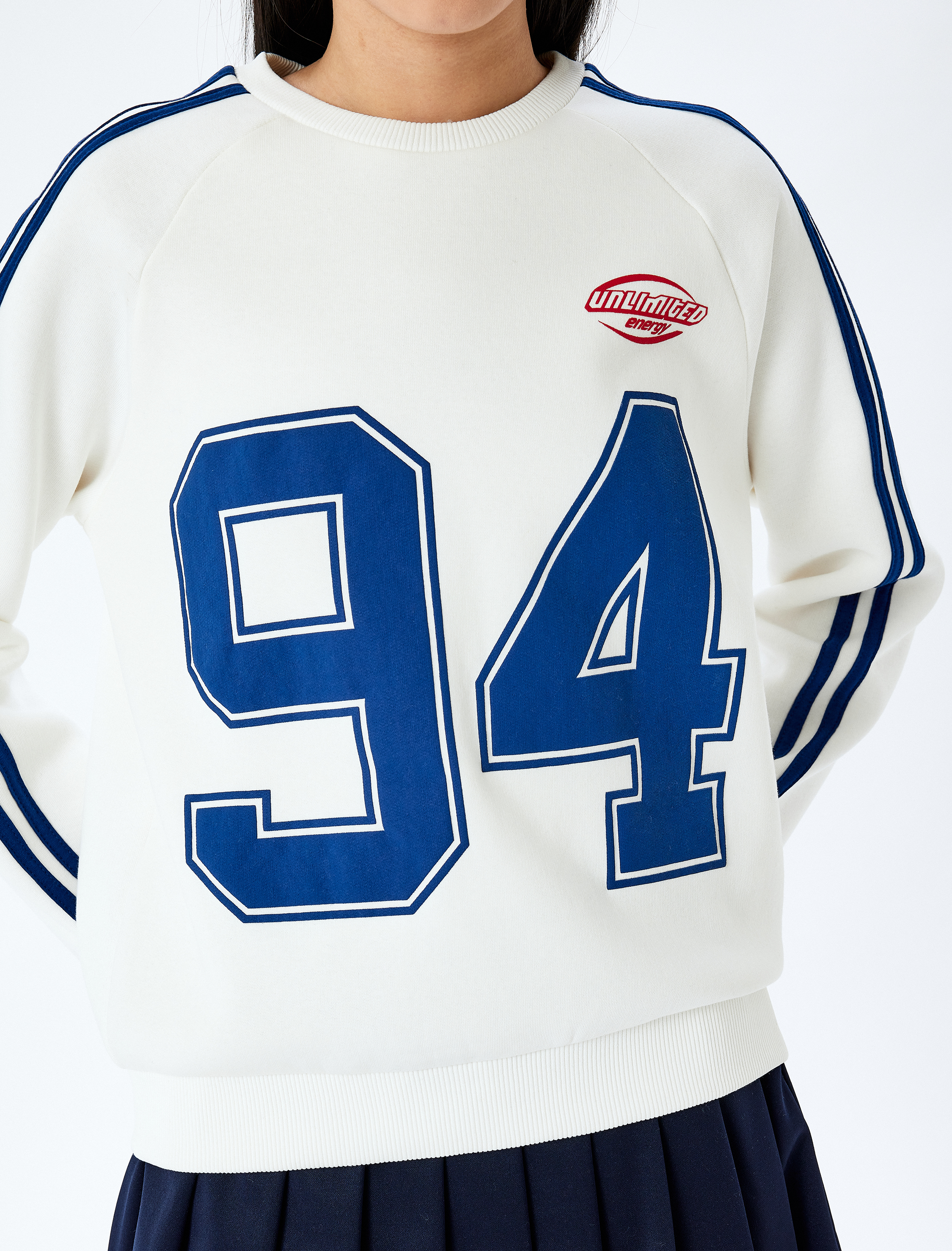   Şardonlu Biyeli Bisiklet Yaka Kolej Baskılı Uzun Kollu Sweatshirt