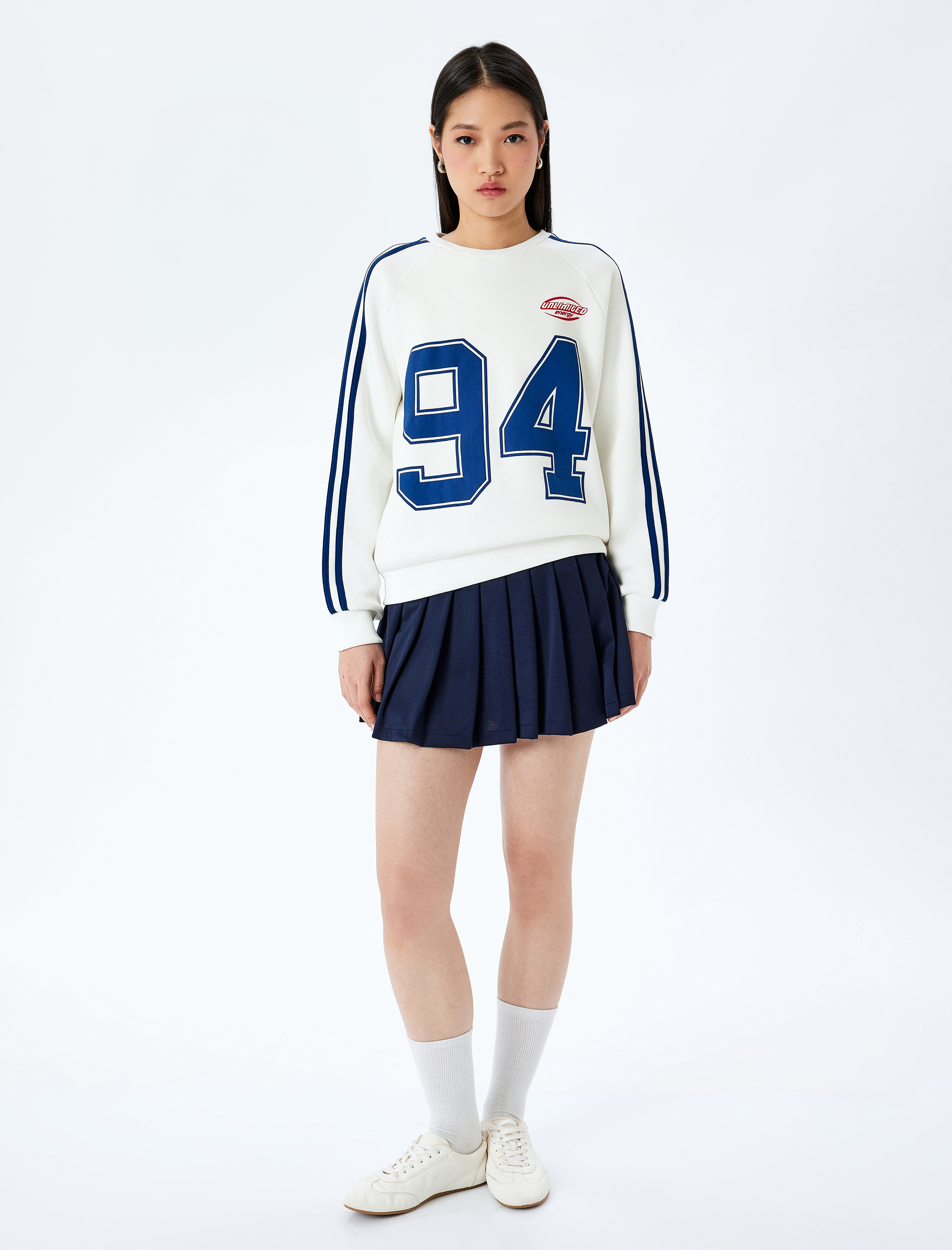   Şardonlu Biyeli Bisiklet Yaka Kolej Baskılı Uzun Kollu Sweatshirt