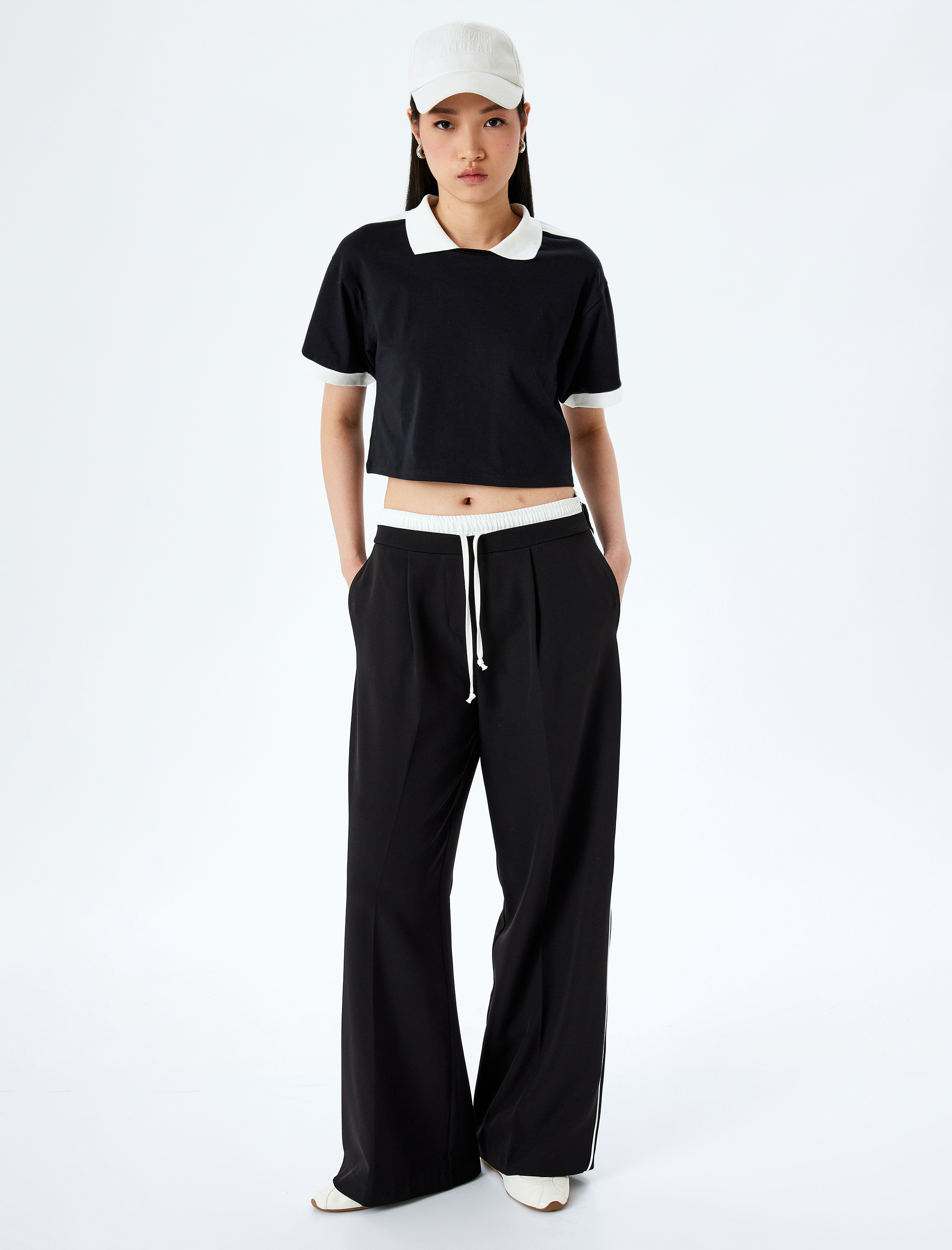   Polo Yaka Renk Bloklu Crop Kısa Kollu Tişört