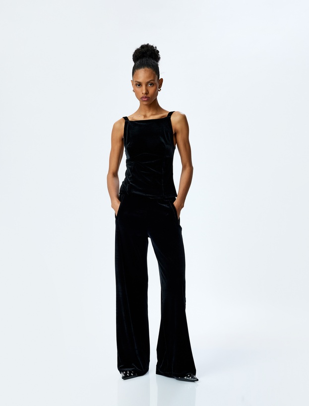 Slim Fit Arkası Fiyonk Detaylı Kalın Askılı Kadife Bluz_1