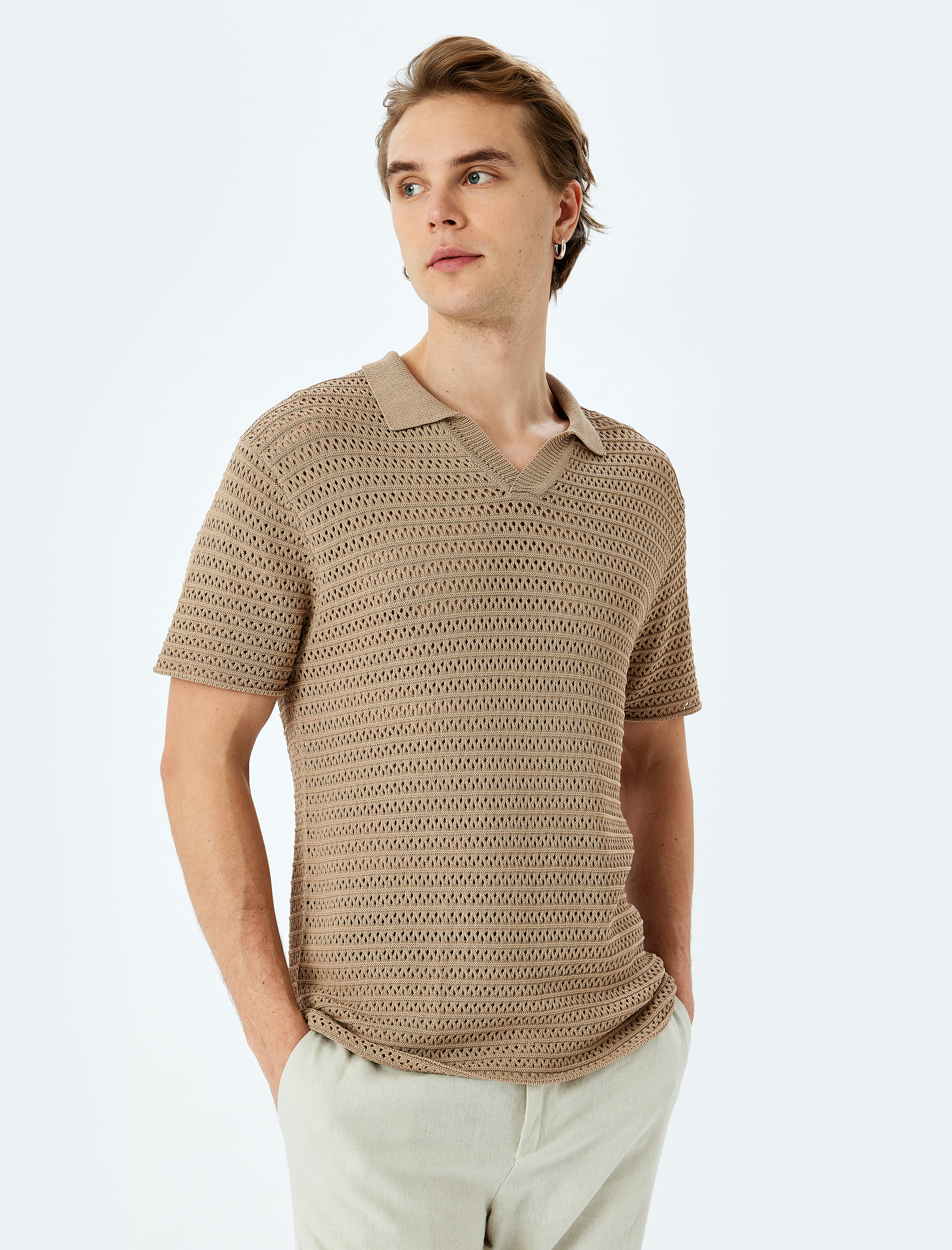   Viskon Karışımlı Polo V Yaka Dokulu Kısa Kollu Triko Tişört