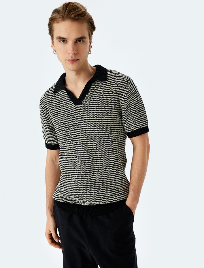  Pamuk Karışımlı Polo V Yaka Çizgili Kısa Kollu Triko Tişört