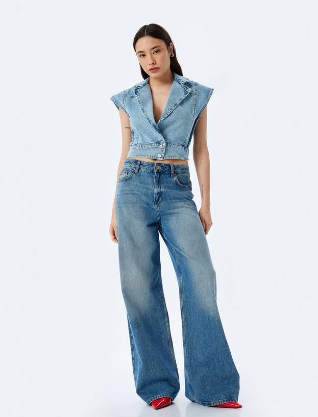 Kolsuz Kruvaze Yaka Crop Denim Düğmeli Yelek_0