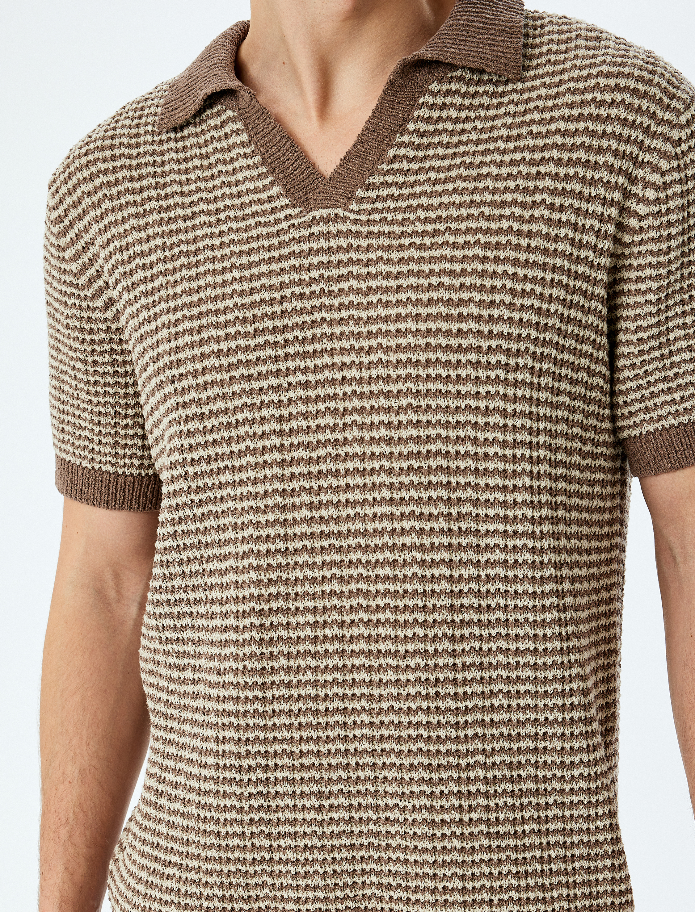   Pamuk Karışımlı Polo V Yaka Çizgili Kısa Kollu Triko Tişört